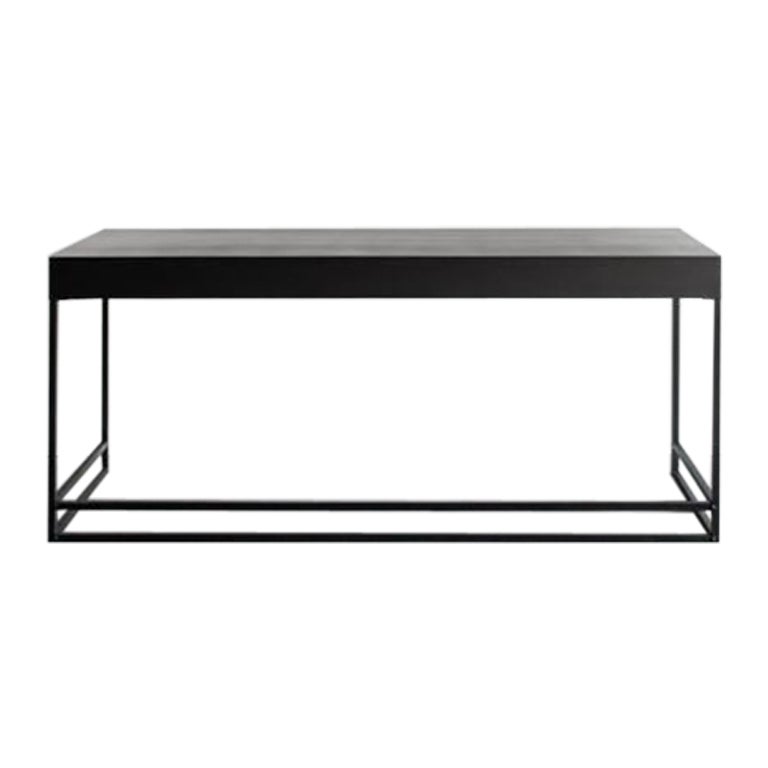 Schreibtisch mit 3 Schubladen und Kammern von Croft House im Angebot