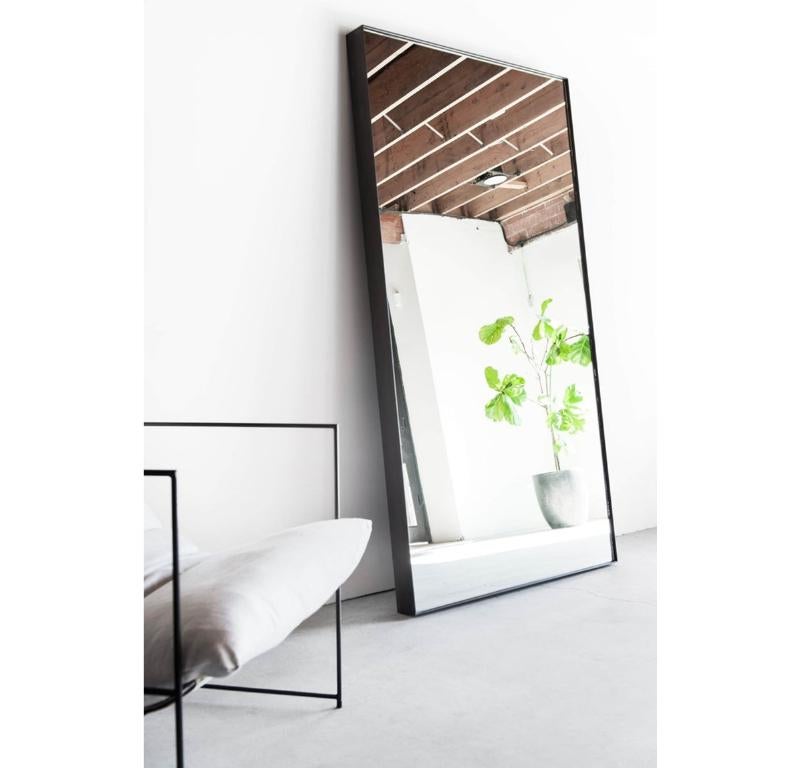Miroir industriel en acier de Croft House Neuf - En vente à Los Angeles, CA