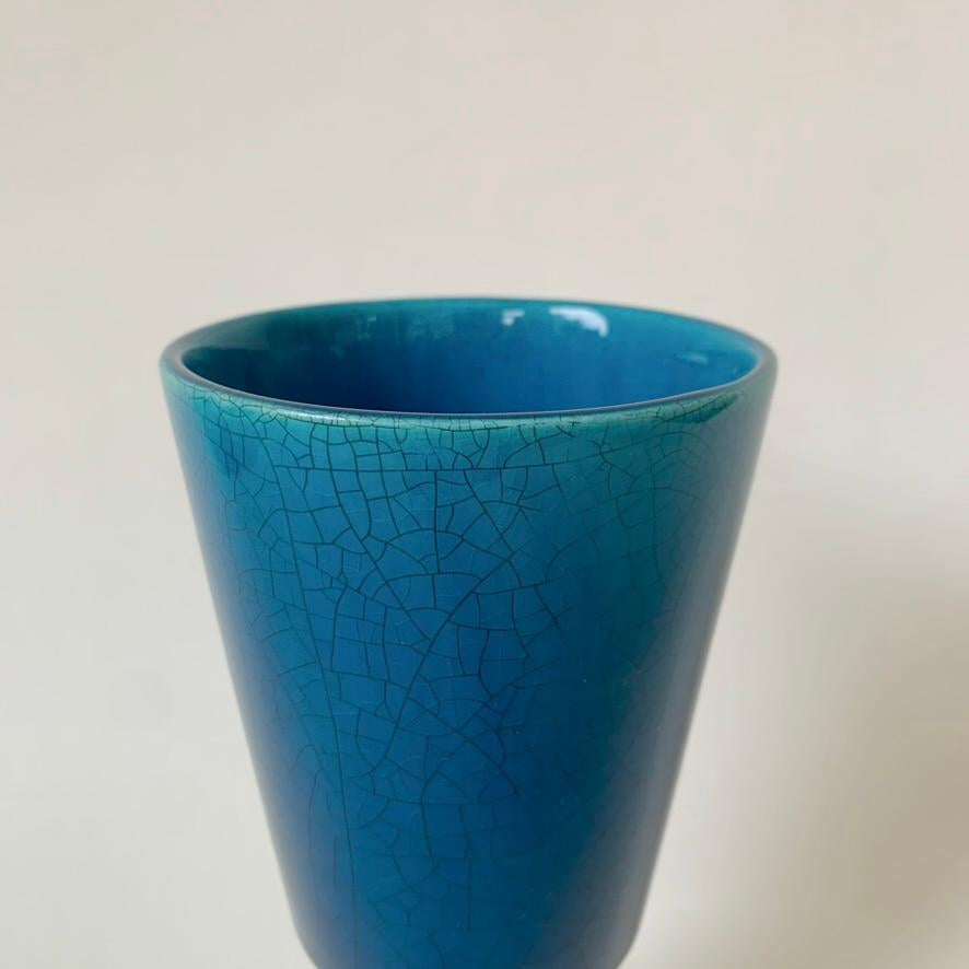 Fin du 20e siècle Vase en céramique bleu Chambost vers 1970, France. en vente
