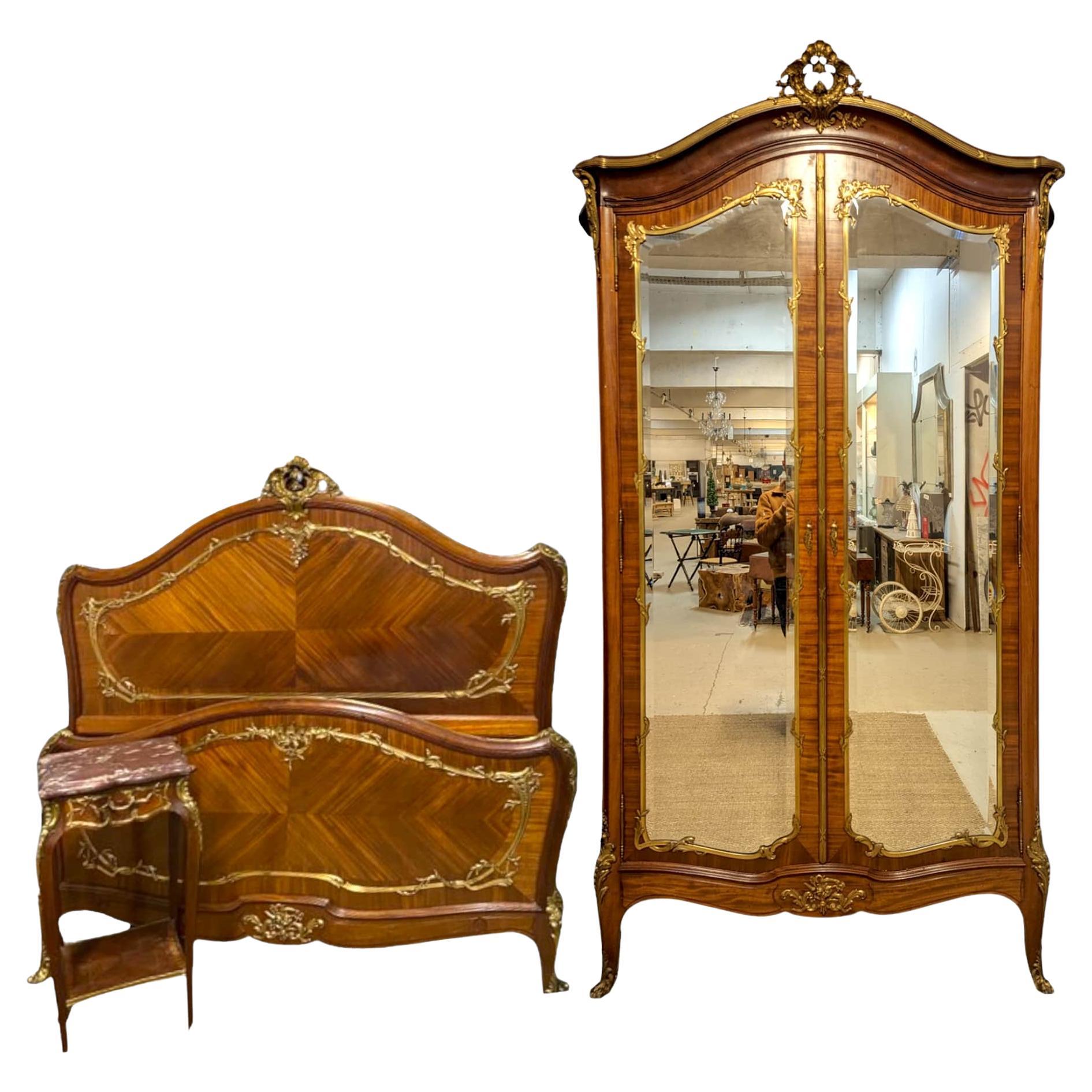 French 19th Century by Haentges Frères Rosewood Bedroom set  For Sale