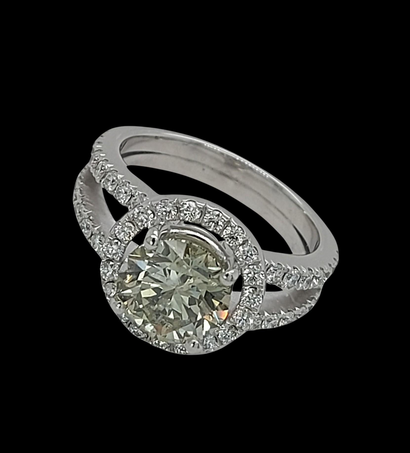 Chameleon Colour Change 2.10 Ct Diamond 18 kt Ring, GIA Certificate For Sale 2