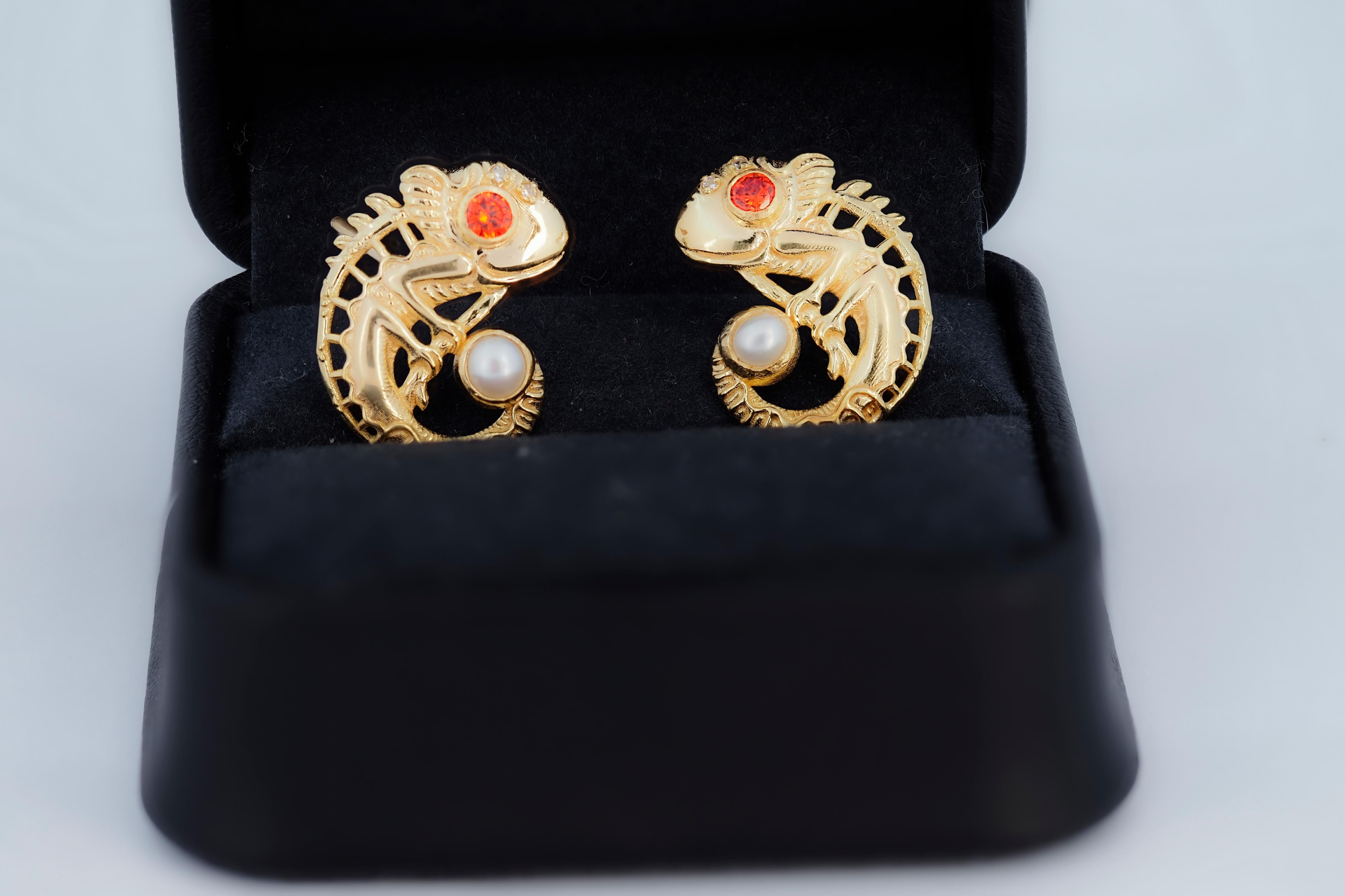 Chameleon earrings studs 14k Gold.  In New Condition For Sale In Istanbul, TR