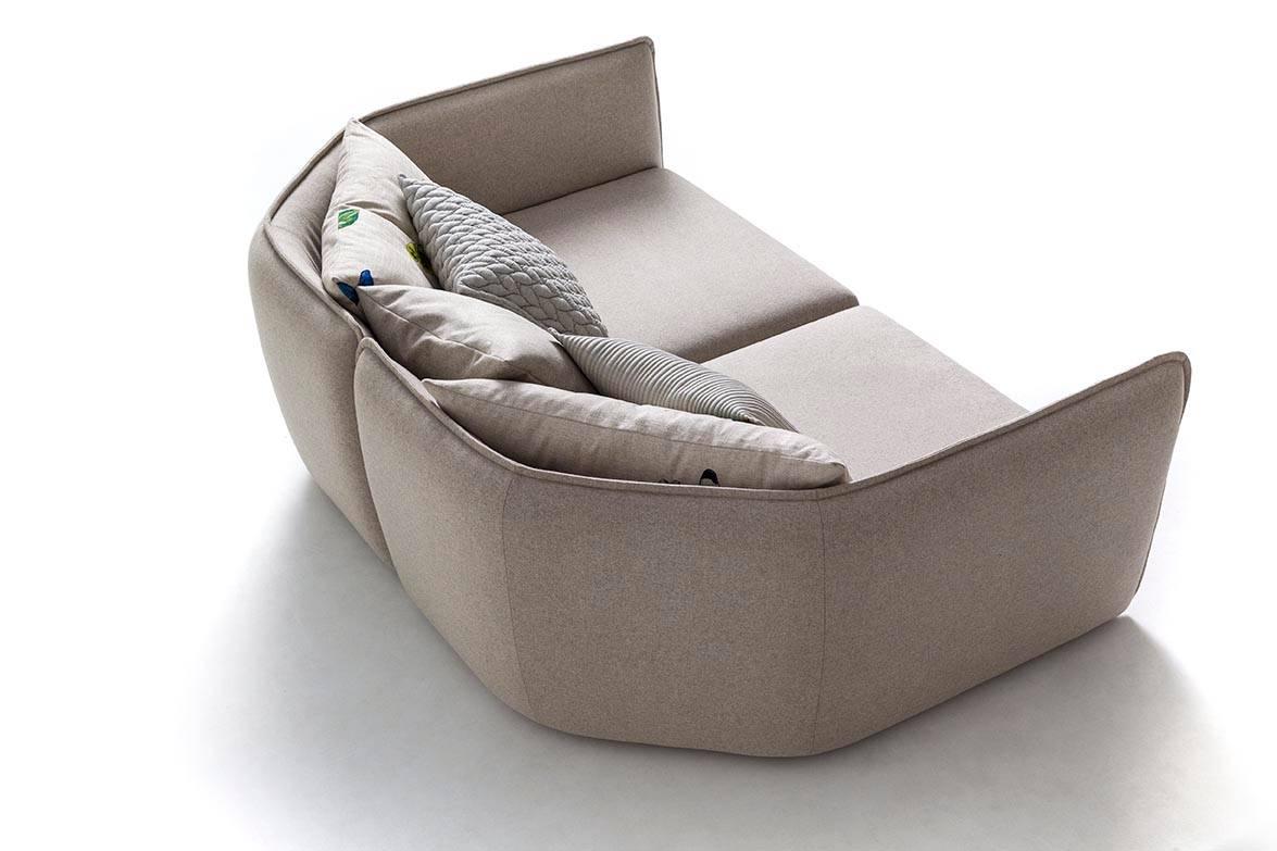 Chamfer 2 Round Sofa by Patricia Urquiola for Moroso in Three Configurations For Sale 3