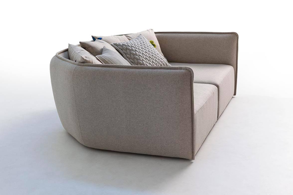 Chamfer 2 Round Sofa by Patricia Urquiola for Moroso in Three Configurations For Sale 4
