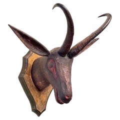 Trofeo de madera de arte popular primitivo de Gamuza del Black Forest tallado a mano, Siglo XIX