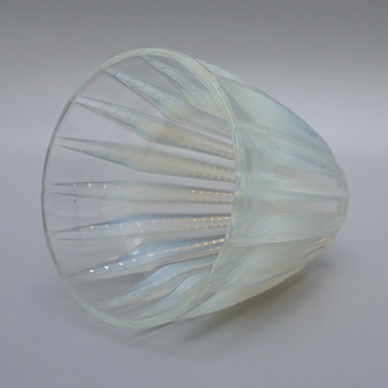 Mid-20th Century Chamonix an Art Deco Opalescent Glass Vase by René Lalique For Sale