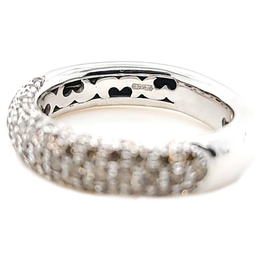 Anello con pavé di diamanti champagne e cioccolato in oro bianco in vendita 1