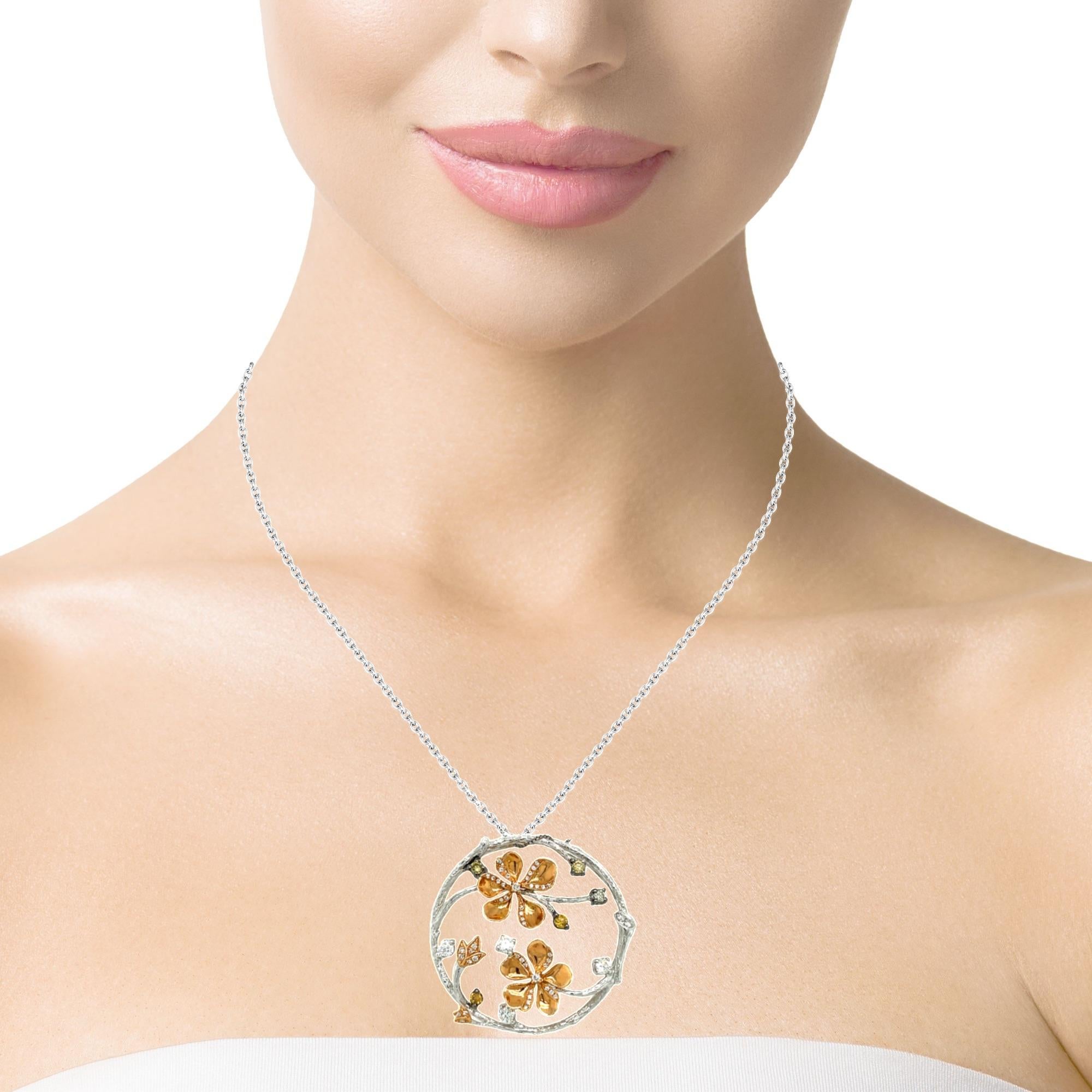 Champagne and White Diamond Flower Pendant in 18K White and Rose Gold In New Condition For Sale In New York, NY
