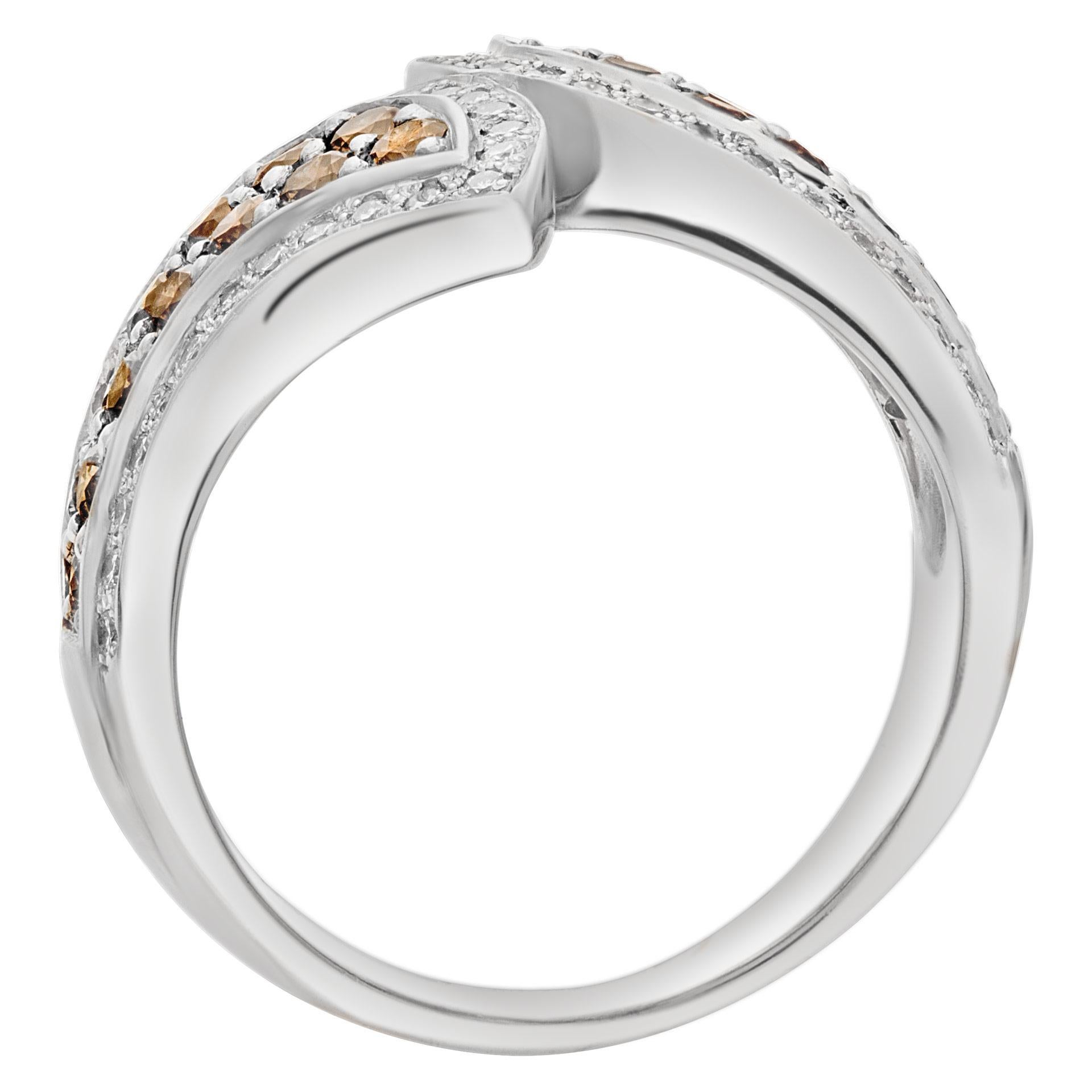 Women's Champagne and white diamond ring in 18k gold For Sale