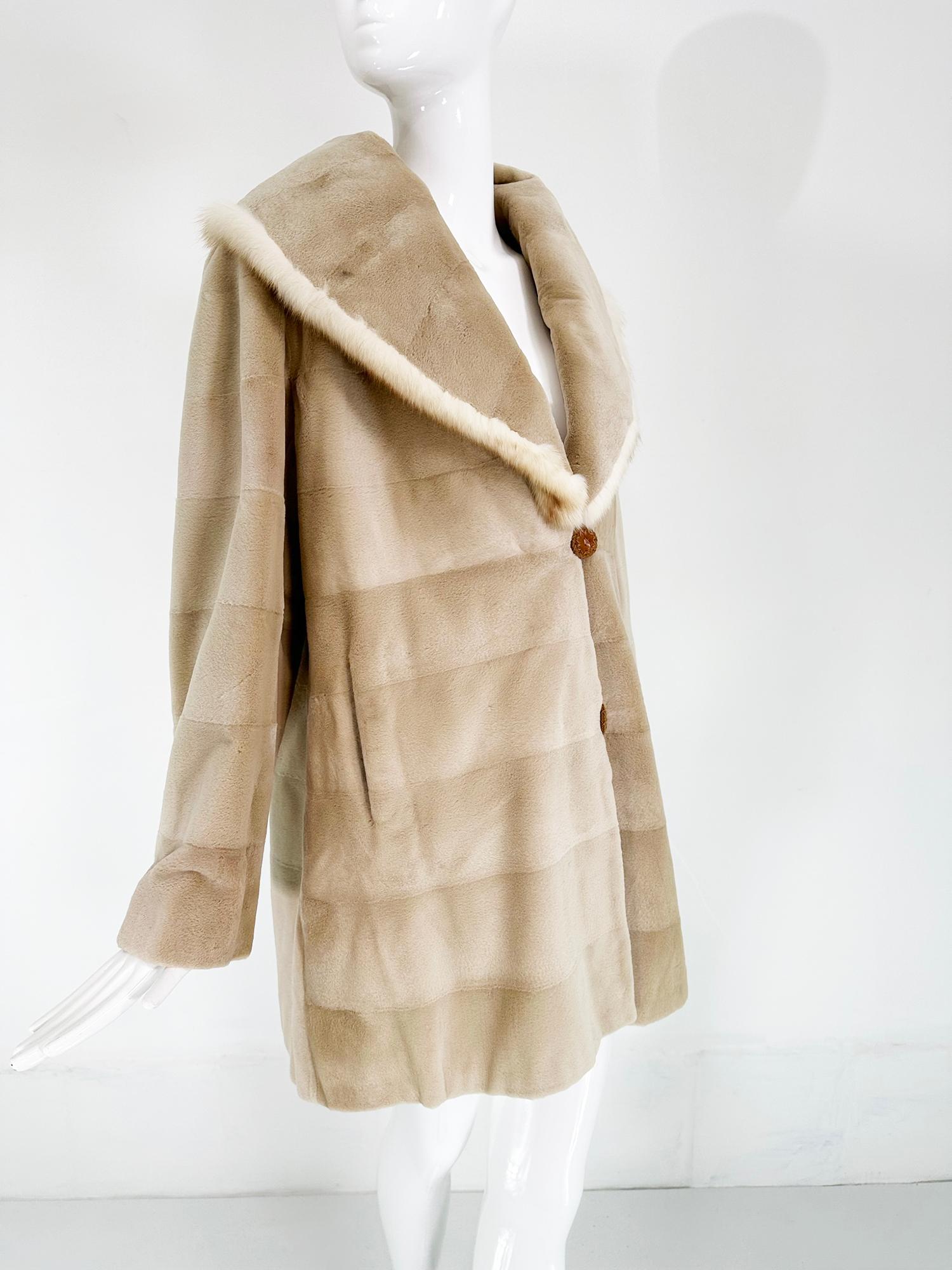 Champagne Blond Sheared Mink Reversible Jacket With Full Shawl Collar  In Good Condition For Sale In West Palm Beach, FL