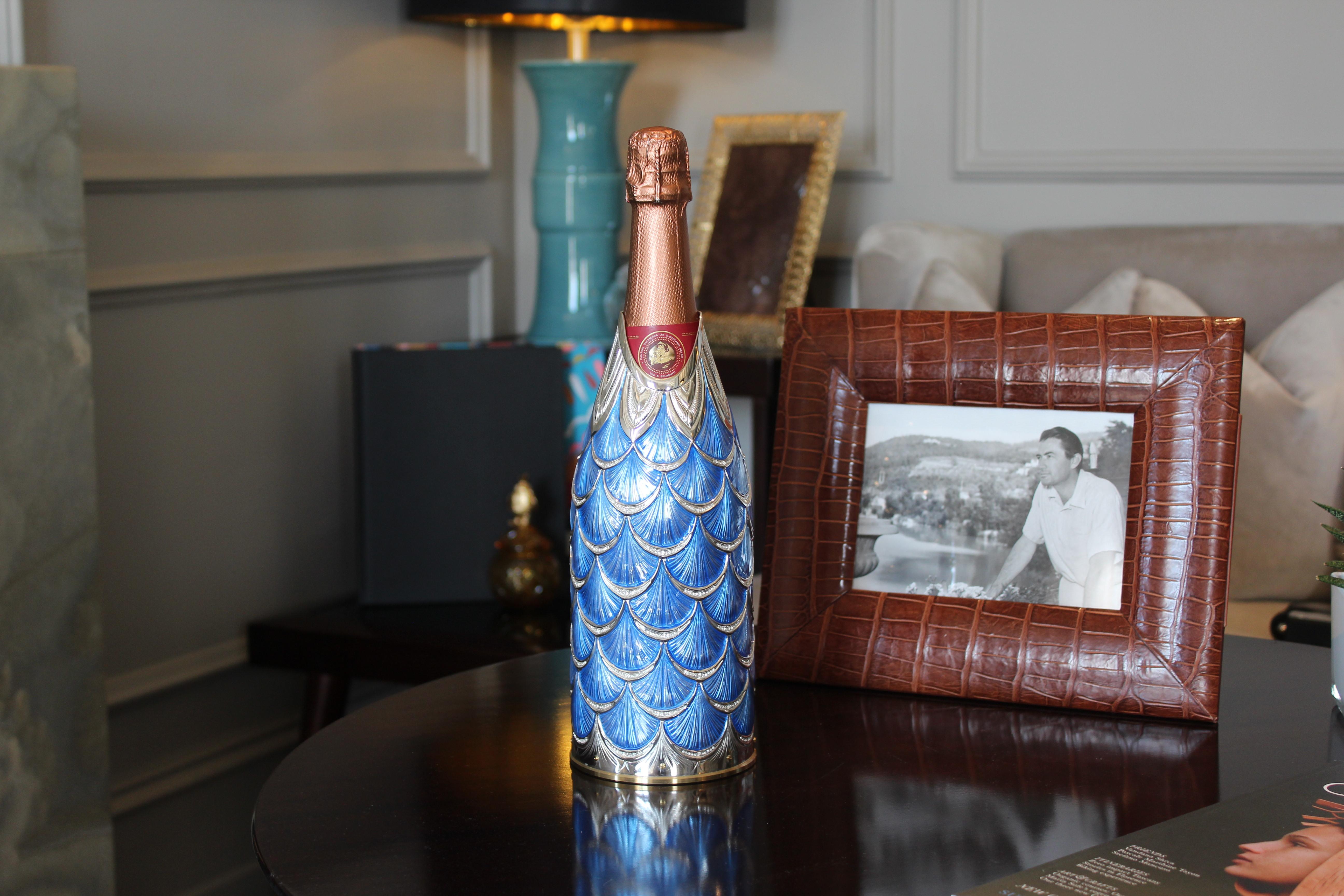 Argent Champagne Bottle Cover Zaffiro, Solid Silver, Hand Made, Luxury Gift, Italy 2025 en vente