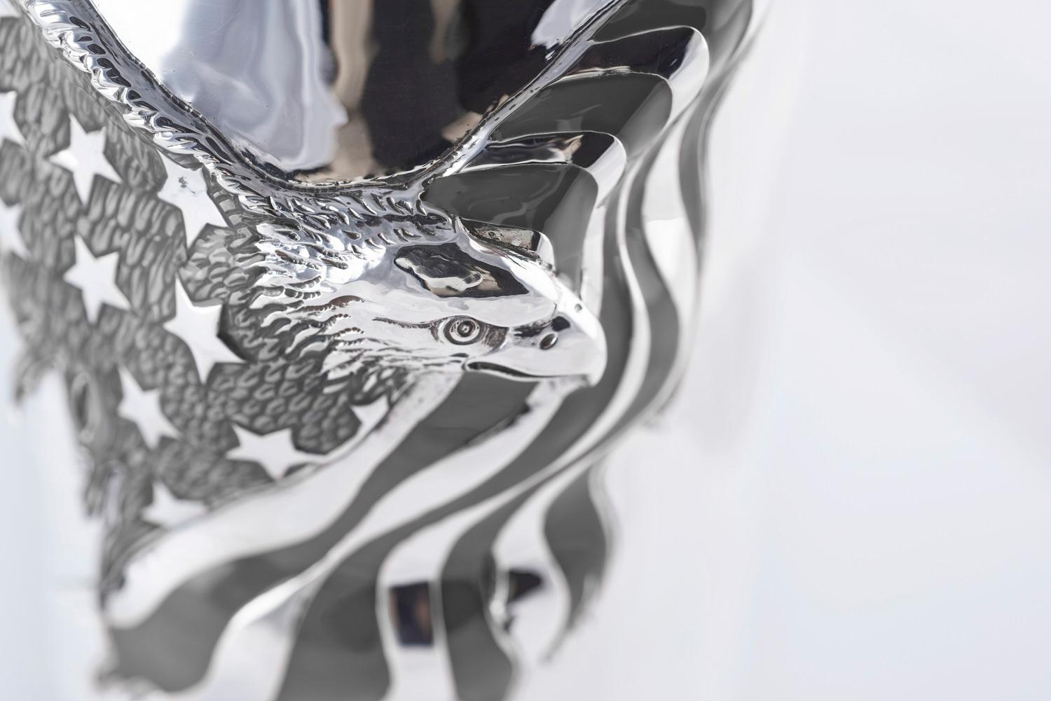 Contemporaneo Bottiglia di champagne K-OVER, Argento massiccio, American Eagle B/N, Made in Italy in vendita