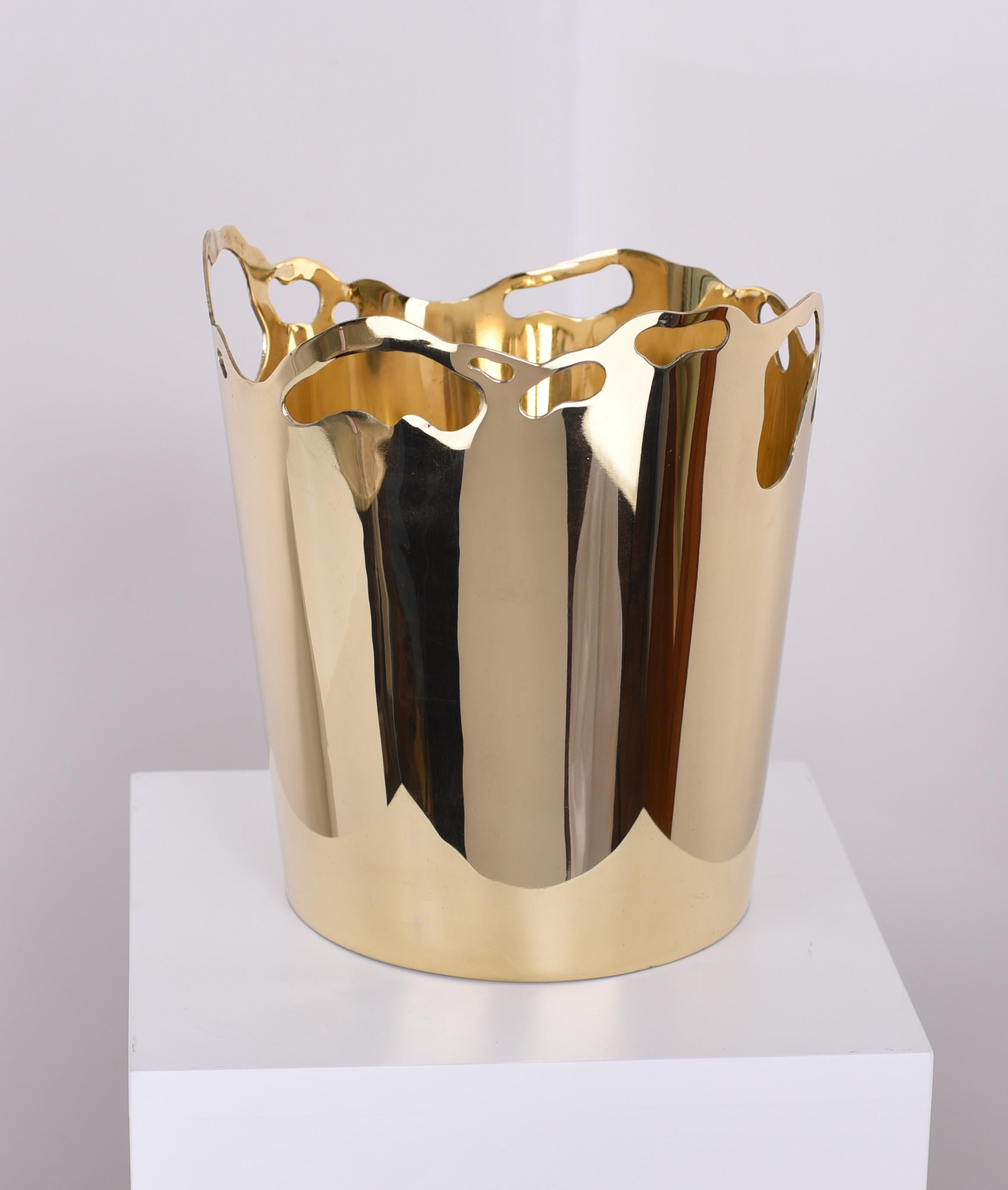 Collection Alphé, stunning champagne bucket in brass by Arriau.