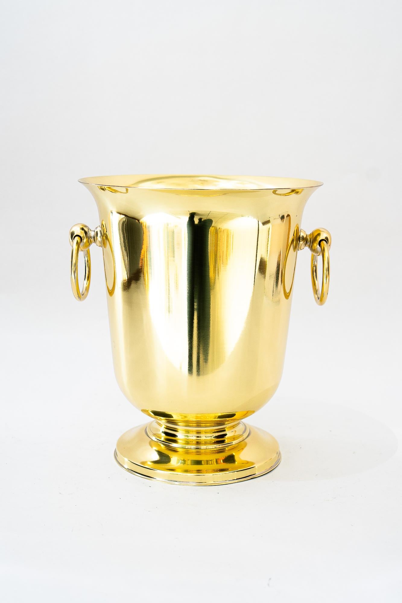 Champagne Bucket brass around, 1960s
Brass polished