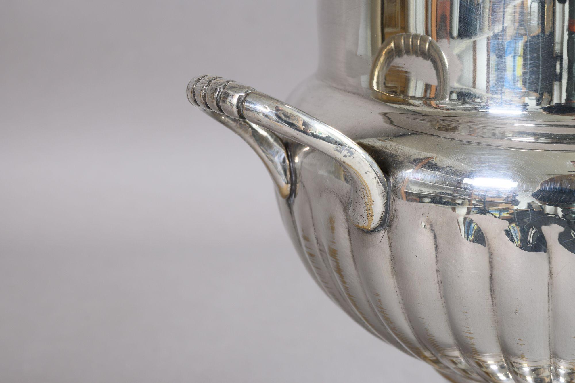 Champagne Bucket In Good Condition For Sale In London, England