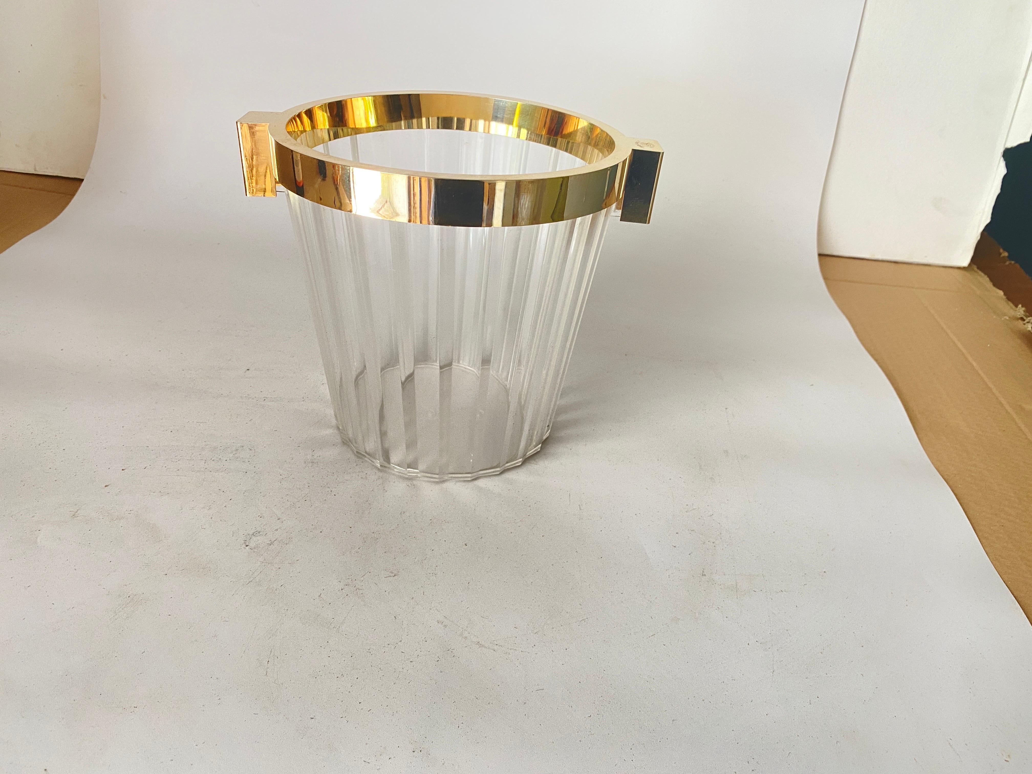 Champagne Bucket in plastic and Brass Transparent Color France 20th Century For Sale 2