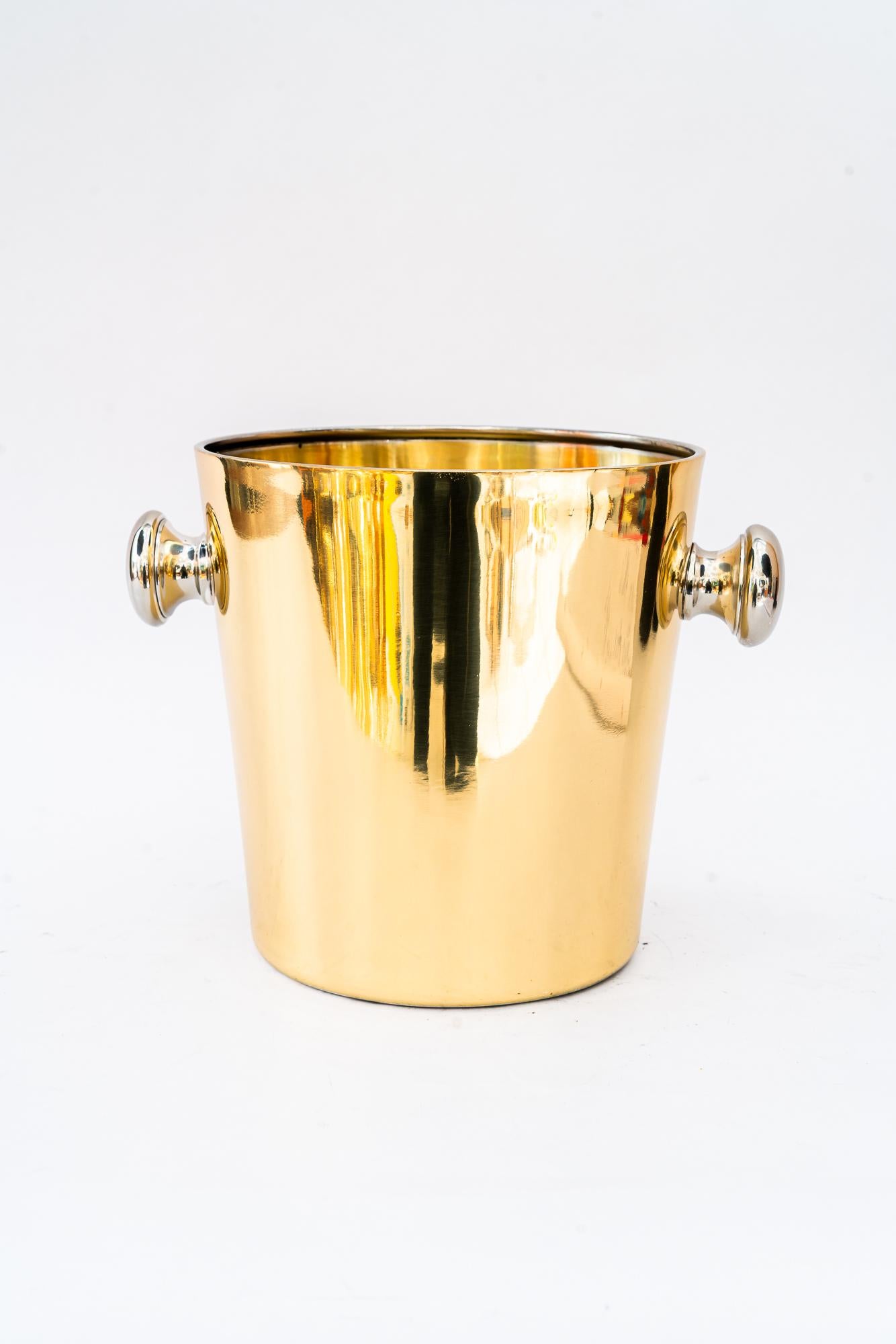 Champagne bucket vienna around 1920s
Diameter with the handles 22cm