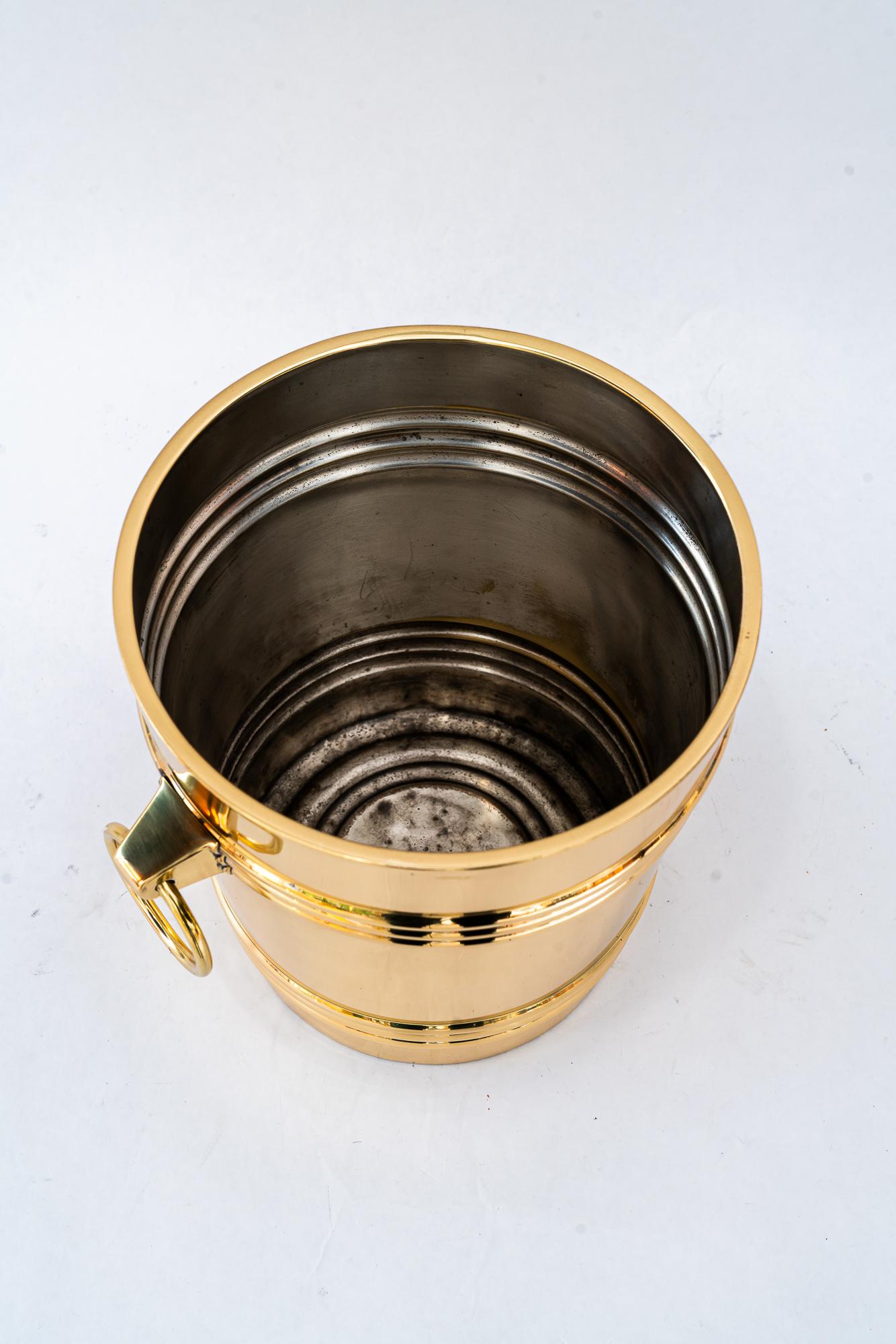 Champagnerkübel in Wien um 1920 (Messing) im Angebot