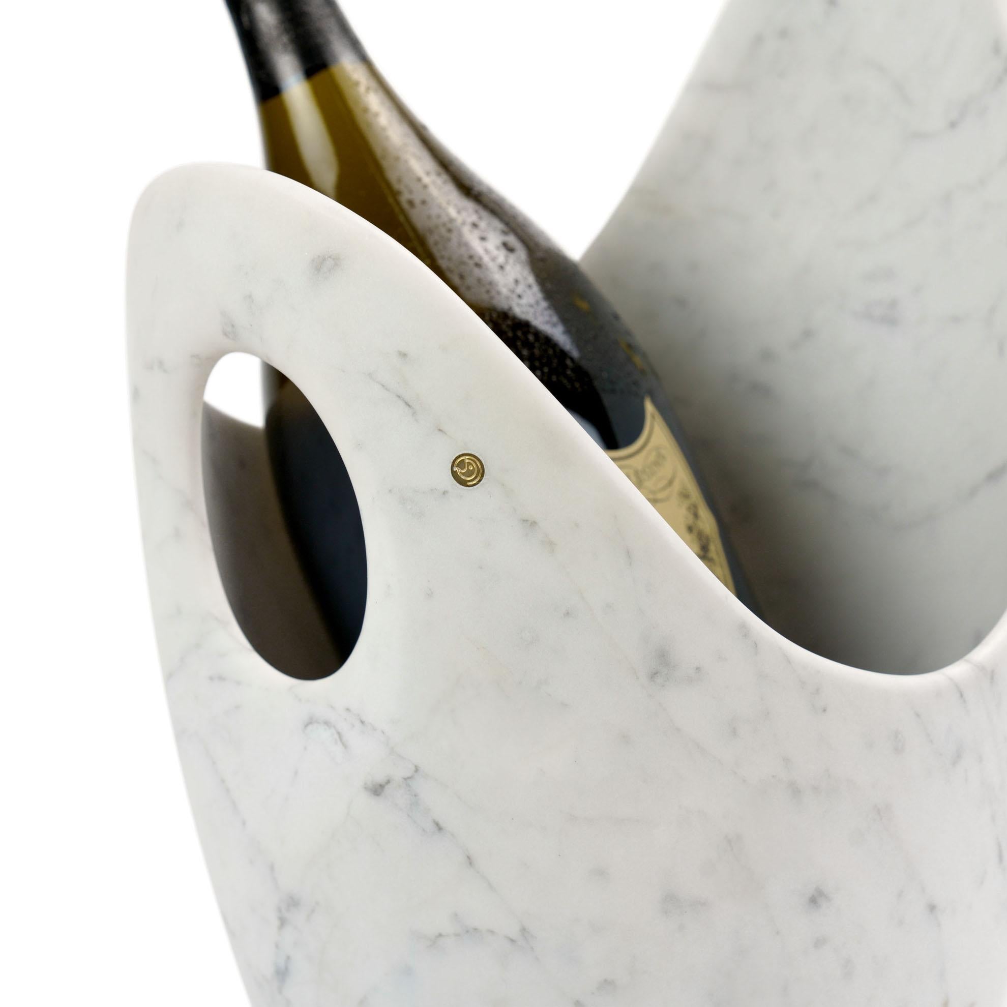 XXIe siècle et contemporain Seau à champagne et cave à vin en marbre blanc de Carrare, fabriqué à la main, Italie en vente