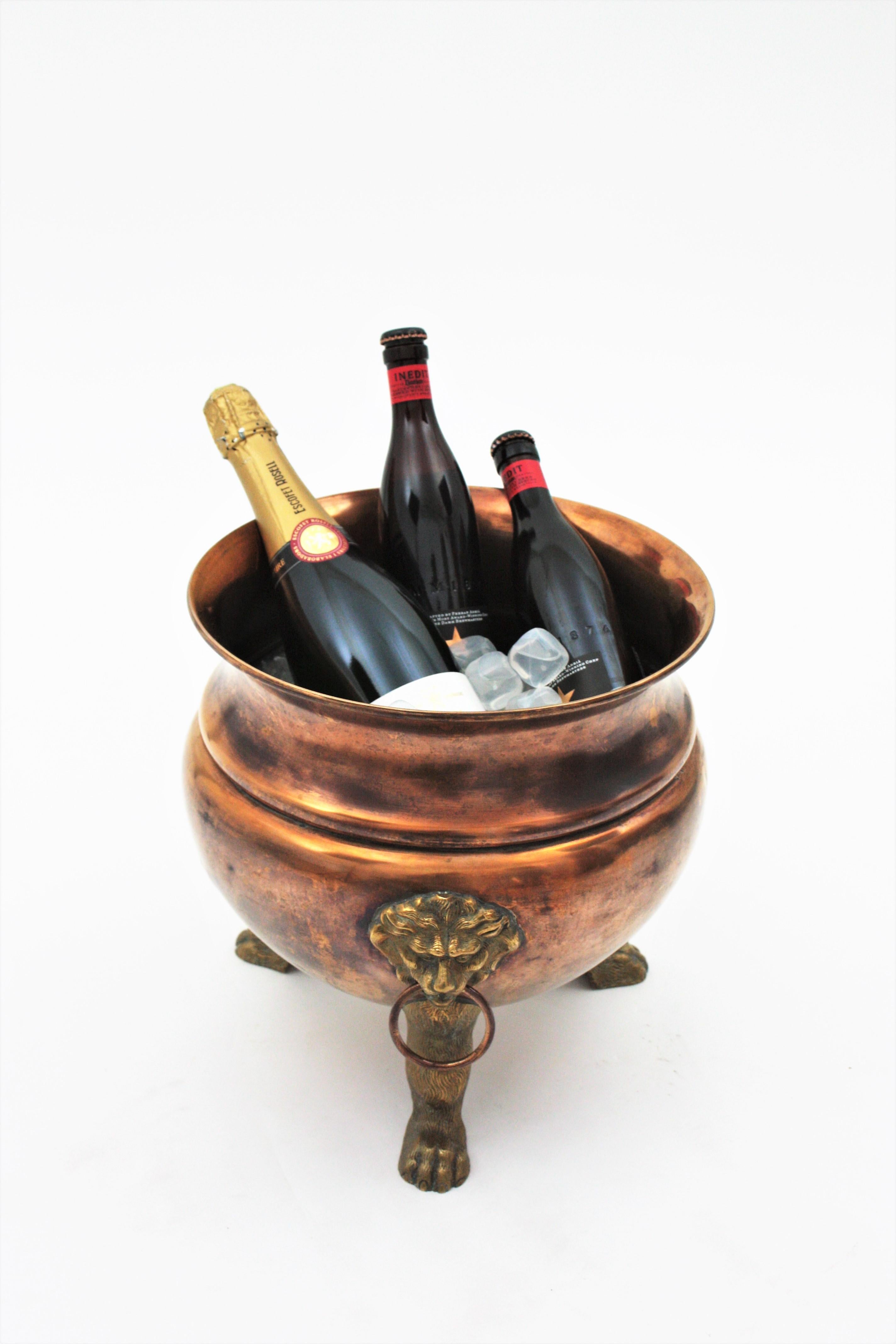 Champagne Cooler Ice Bucket with Lion Heads, Copper and Brass For Sale 8