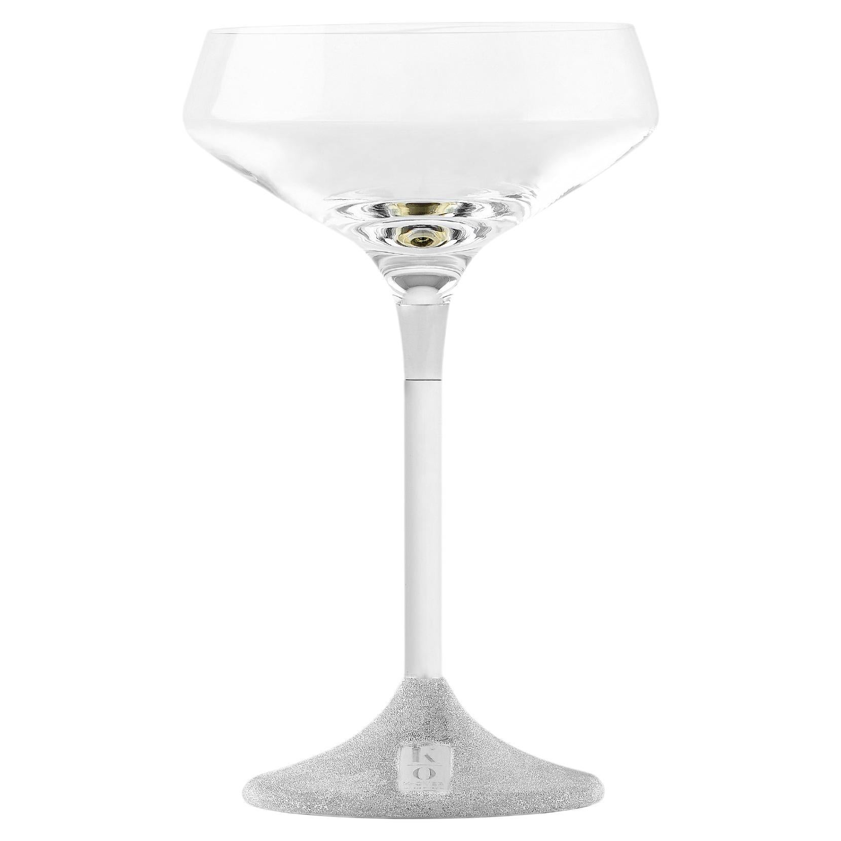 K-OVER’s latest creation, the diamond-cut silver stem champagne coupe glasses, flawlessly combines elegance and practicality. Available for purchase individually or in pairs, these exquisite glasses are perfect for special moments like weddings,