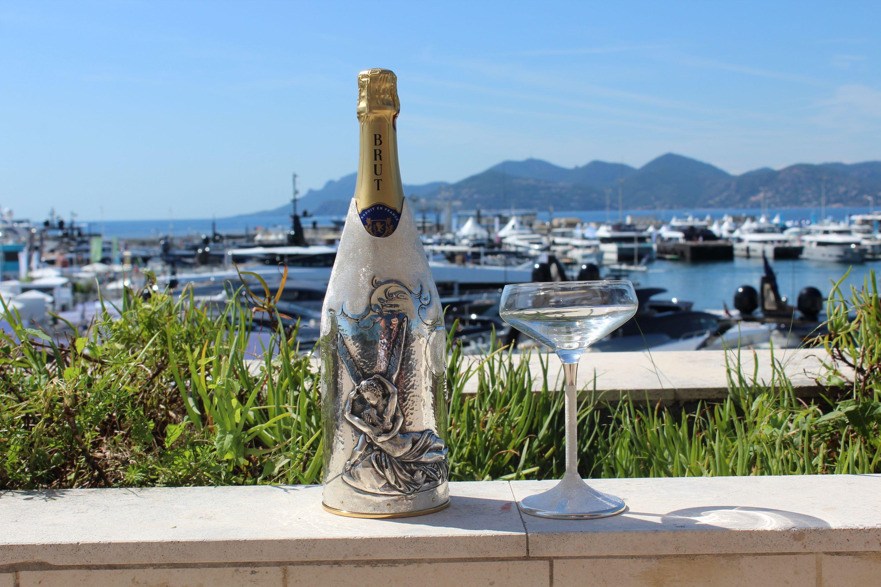 Champagnerfarbener Deckel aus massivem reinem Silber, Amore e Psiche, 2019, Italien im Angebot 1