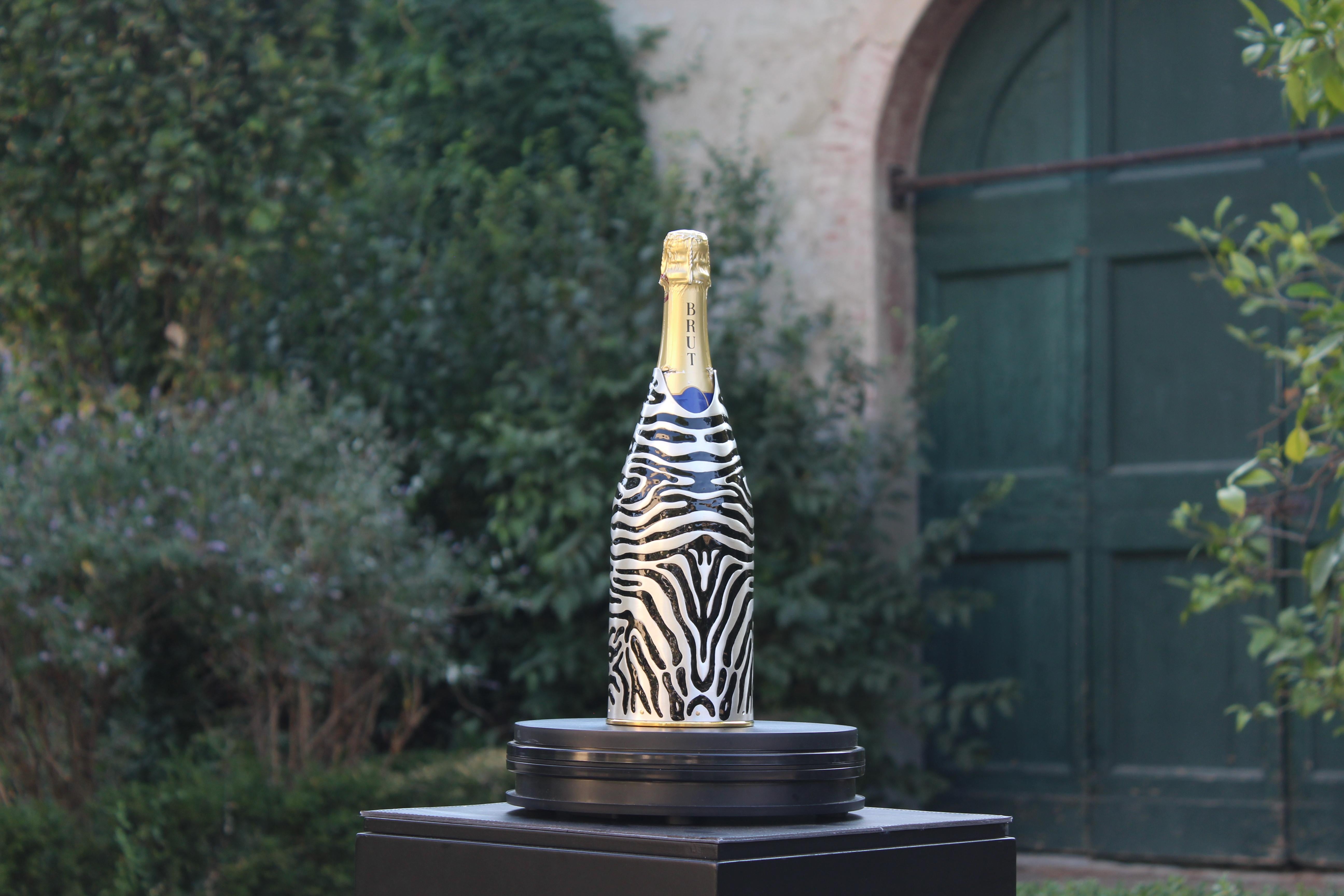 Champagnerfarbener Deckel aus massivem reinen Silber, Zebra, 2020, Italien im Angebot 1