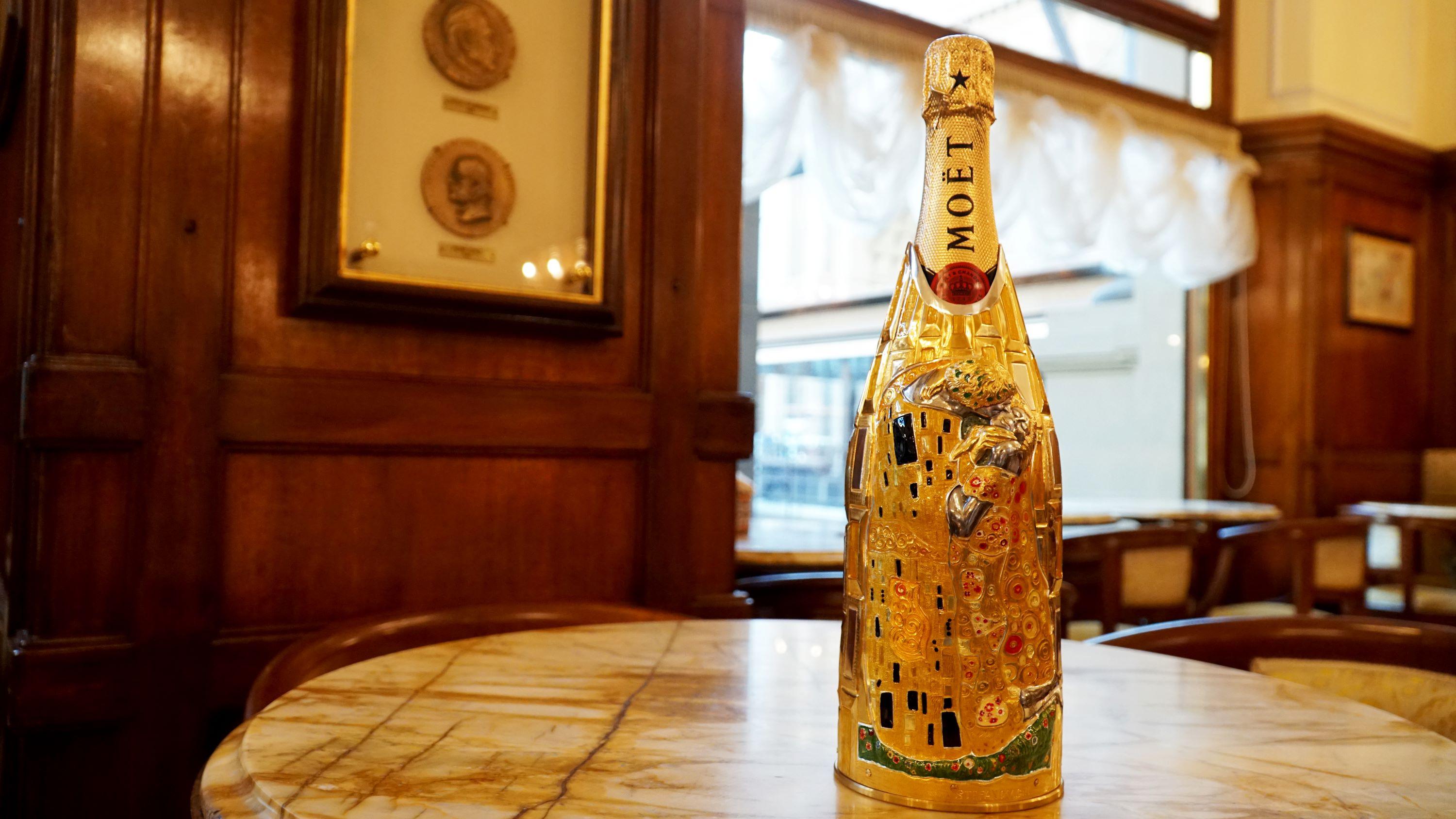 K-OVER Champagner, 21. Jahrhundert, massives reines Silber, The Kiss, Italien im Angebot 7