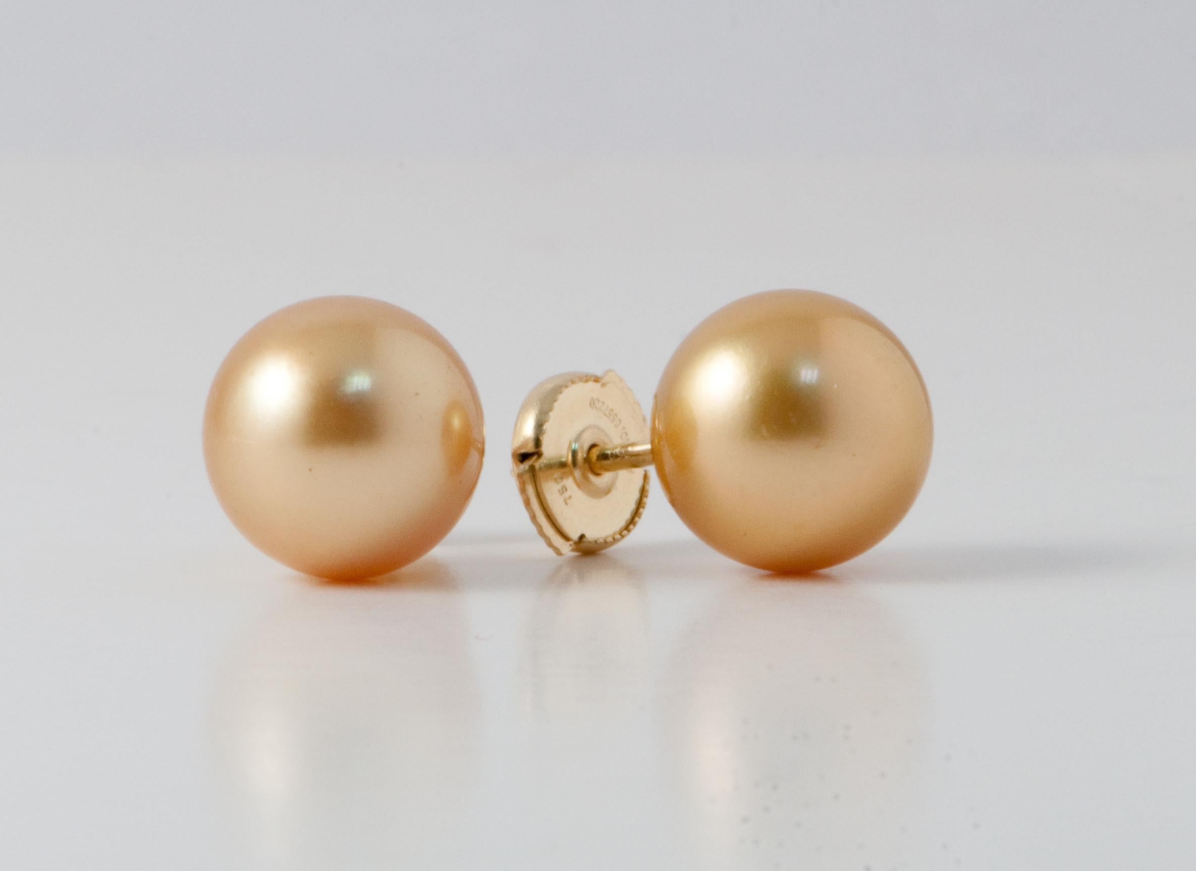Contemporary Champagne Cultured Pearl Earrings Yellow Gold 18 Karat For Sale