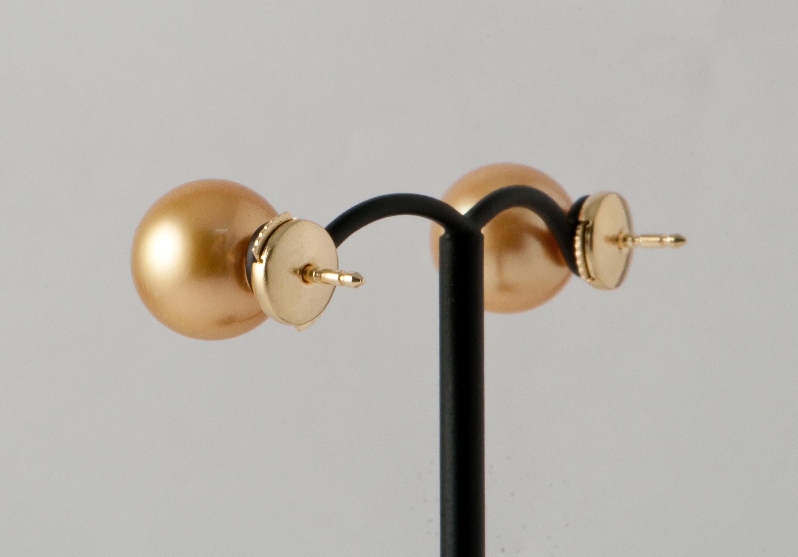 Ball Cut Champagne Cultured Pearl Earrings Yellow Gold 18 Karat For Sale