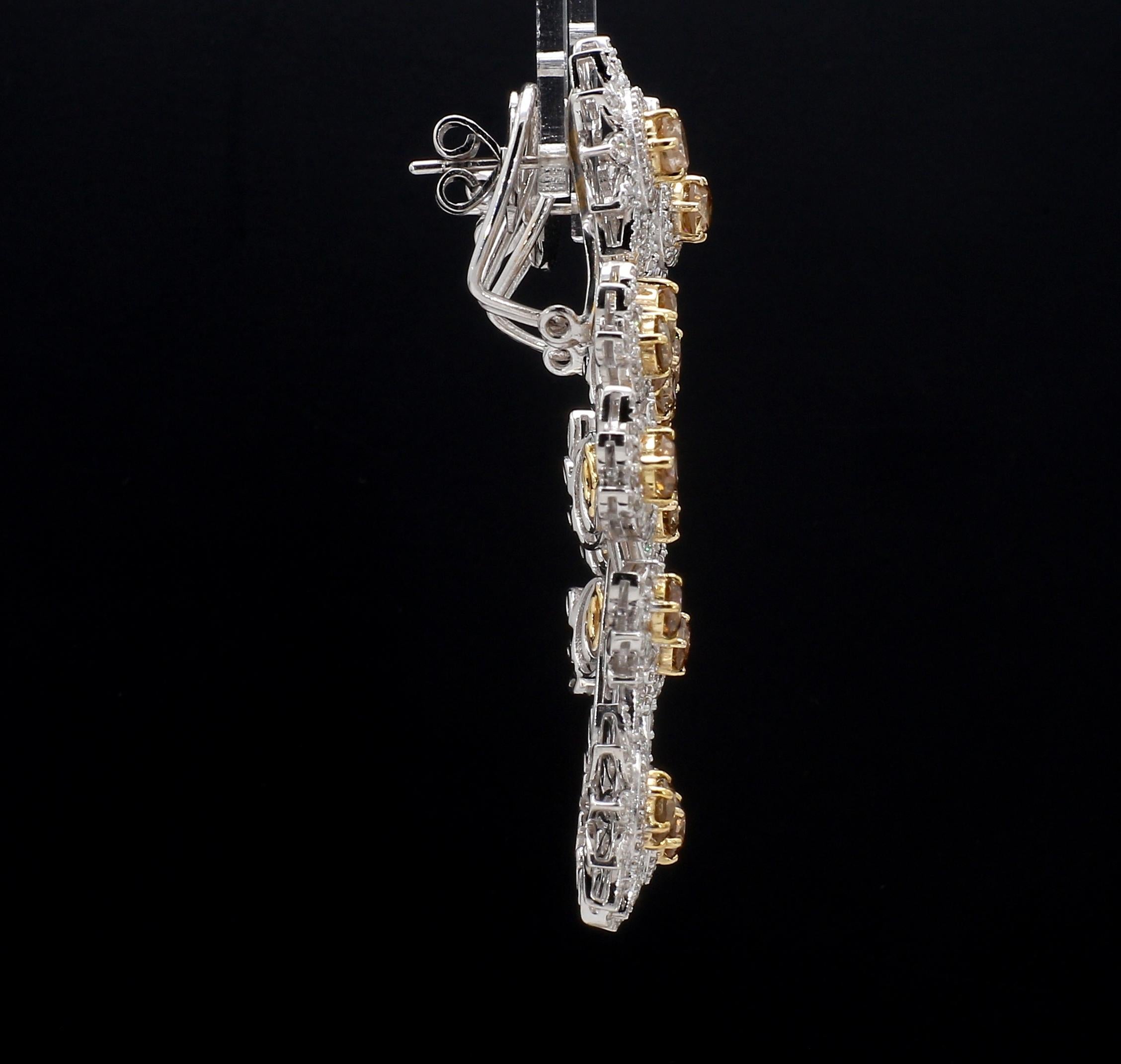 Champagne Diamond Chandelier White Gold Earrings In New Condition In New York, NY