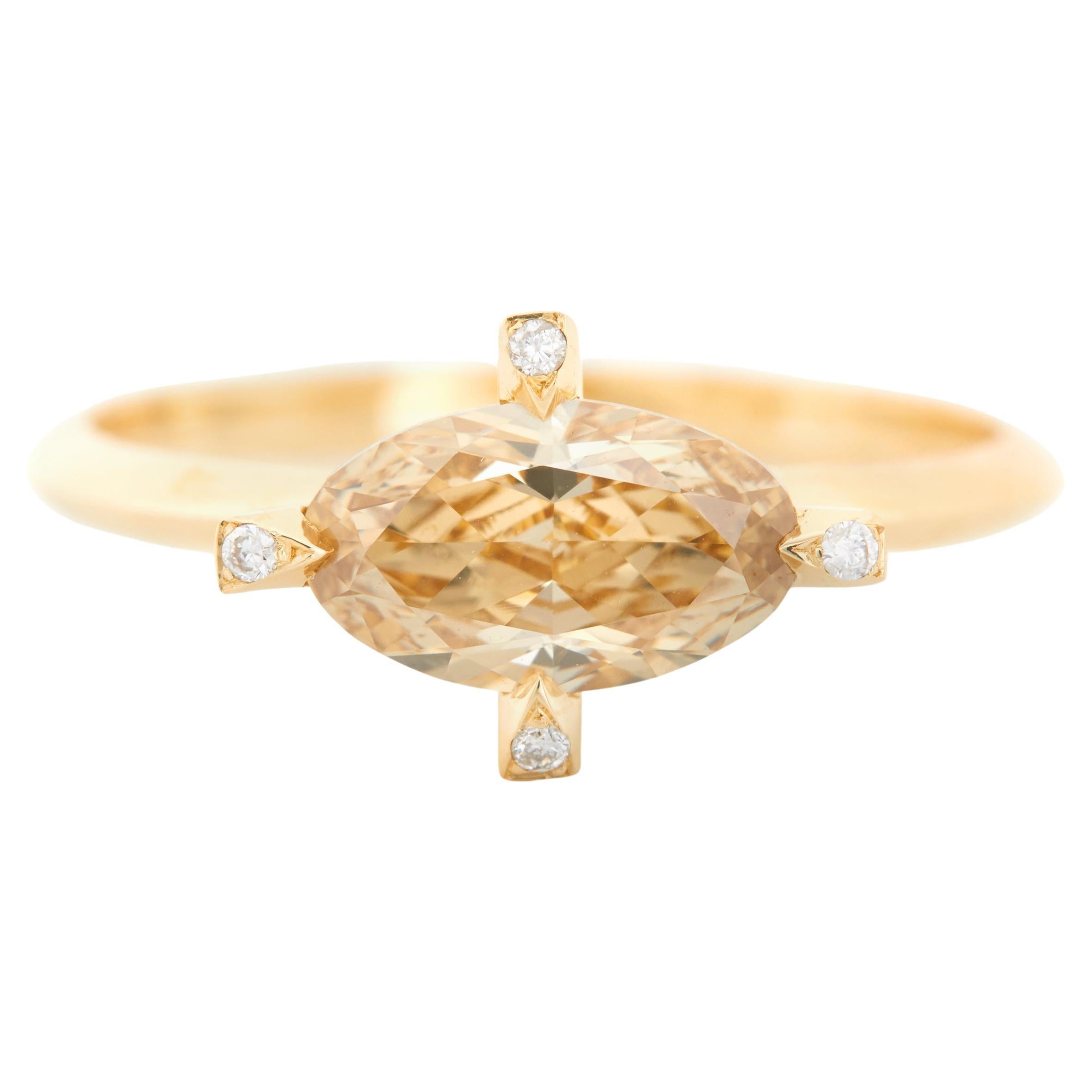YI Collection Champagne Diamond Compass Ring in 18k For Sale