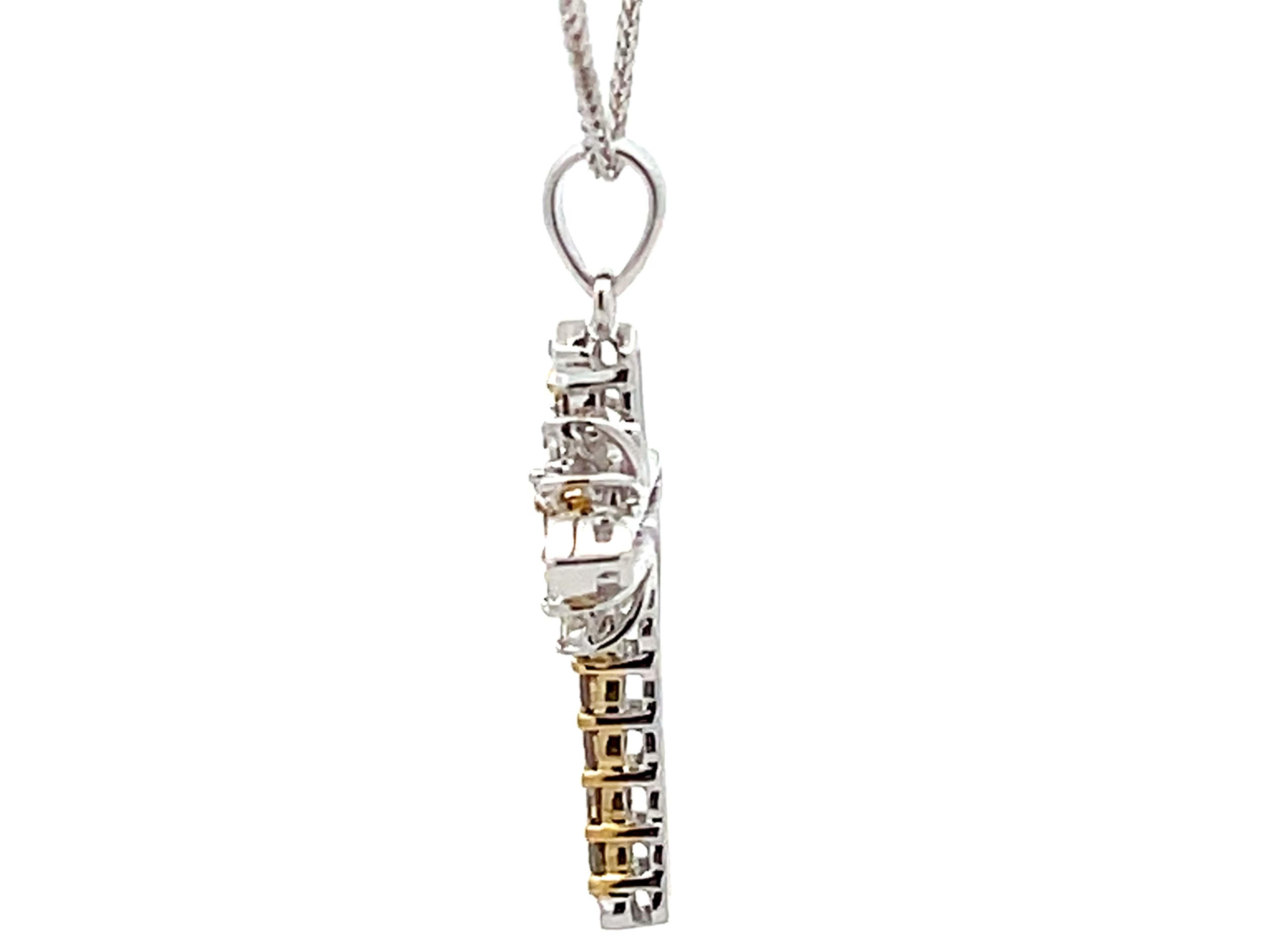 Collier croix en or blanc 14 carats et diamants champagne en vente 1