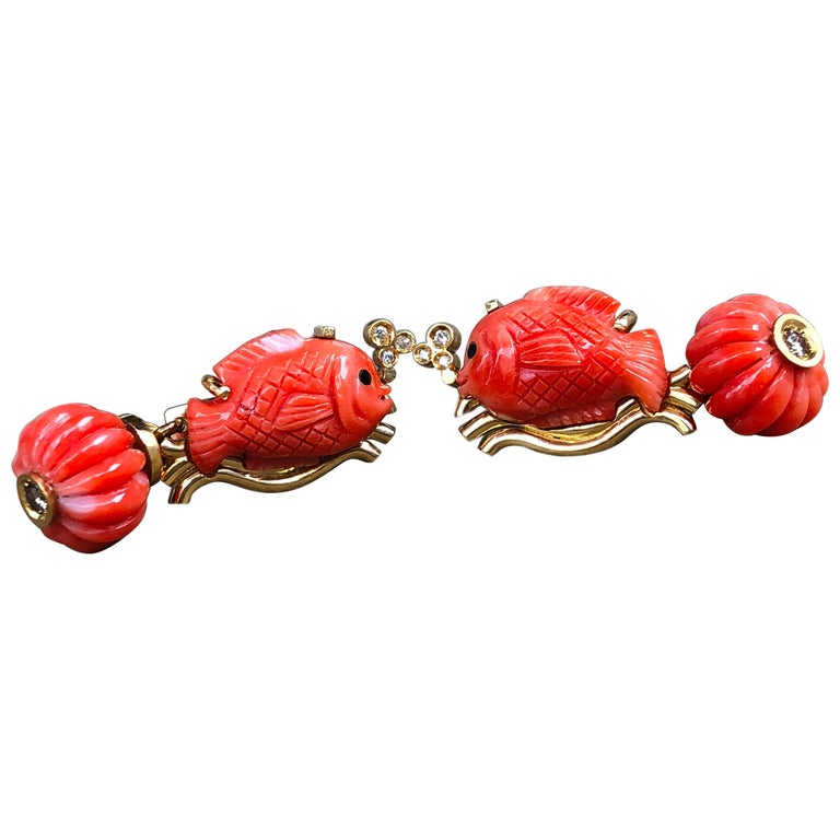 Champagne Diamond Hand-Inlaid Hand Carved Coral Fish Shaped 18Kt Gold Cufflinks 1