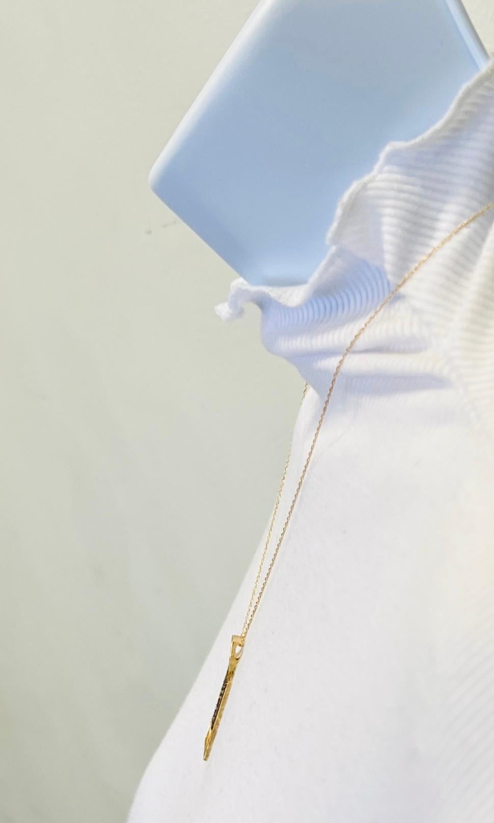 Champagne Diamond Round Pendant Necklace in 14K Yellow Gold In New Condition For Sale In Los Angeles, CA