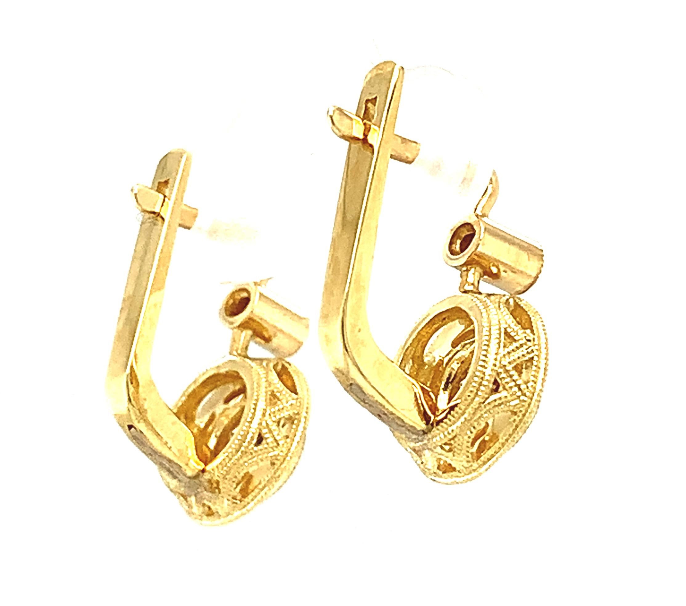 Women's Champagne Diamond Yellow Gold Lever Back Engraved Bezel Set Drop Earrings 