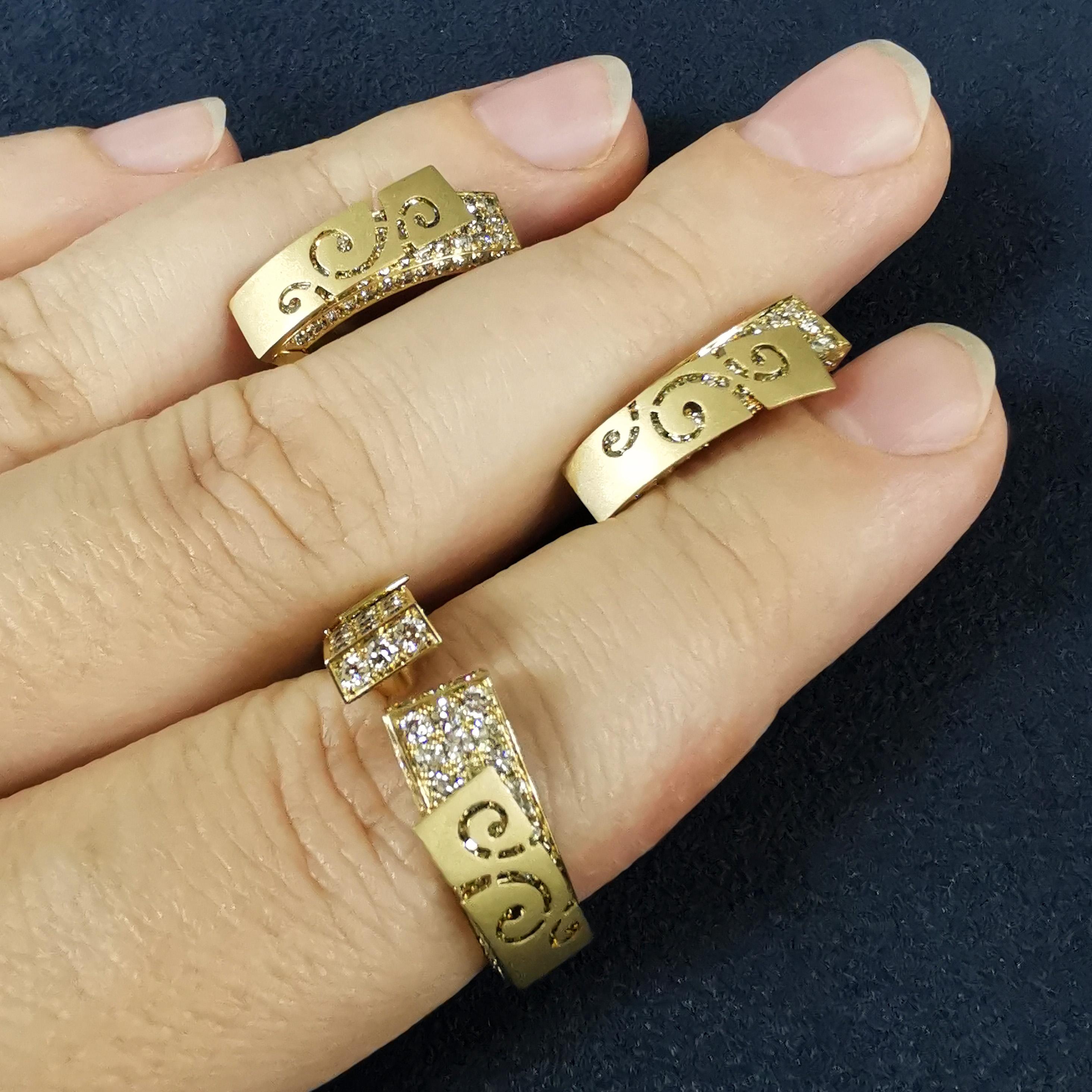 Champagne Diamonds 18 Karat Yellow Gold Small Veil Suite In New Condition For Sale In Bangkok, TH