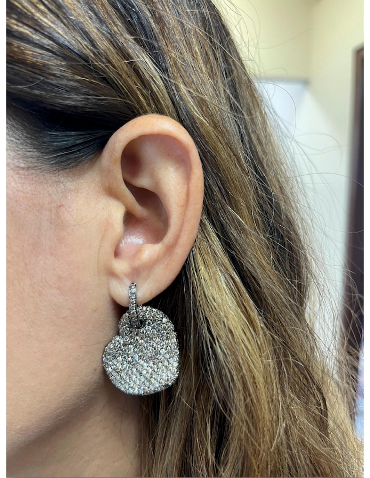 Champagne Diamonds Heart Earrings 18Kt White Gold For Sale 1