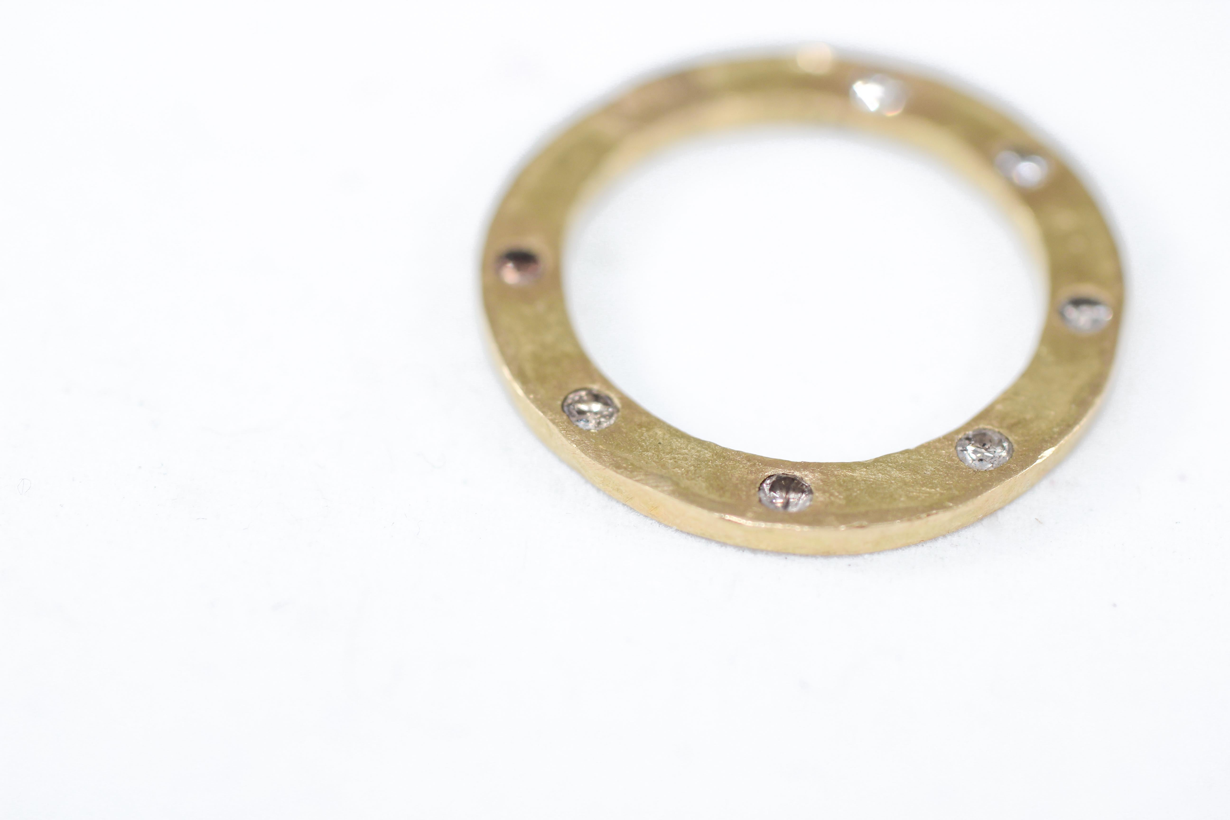 Bague de mariage ou de mariage empilable en or 22 carats recyclé avec diamants champagne Unisexe en vente
