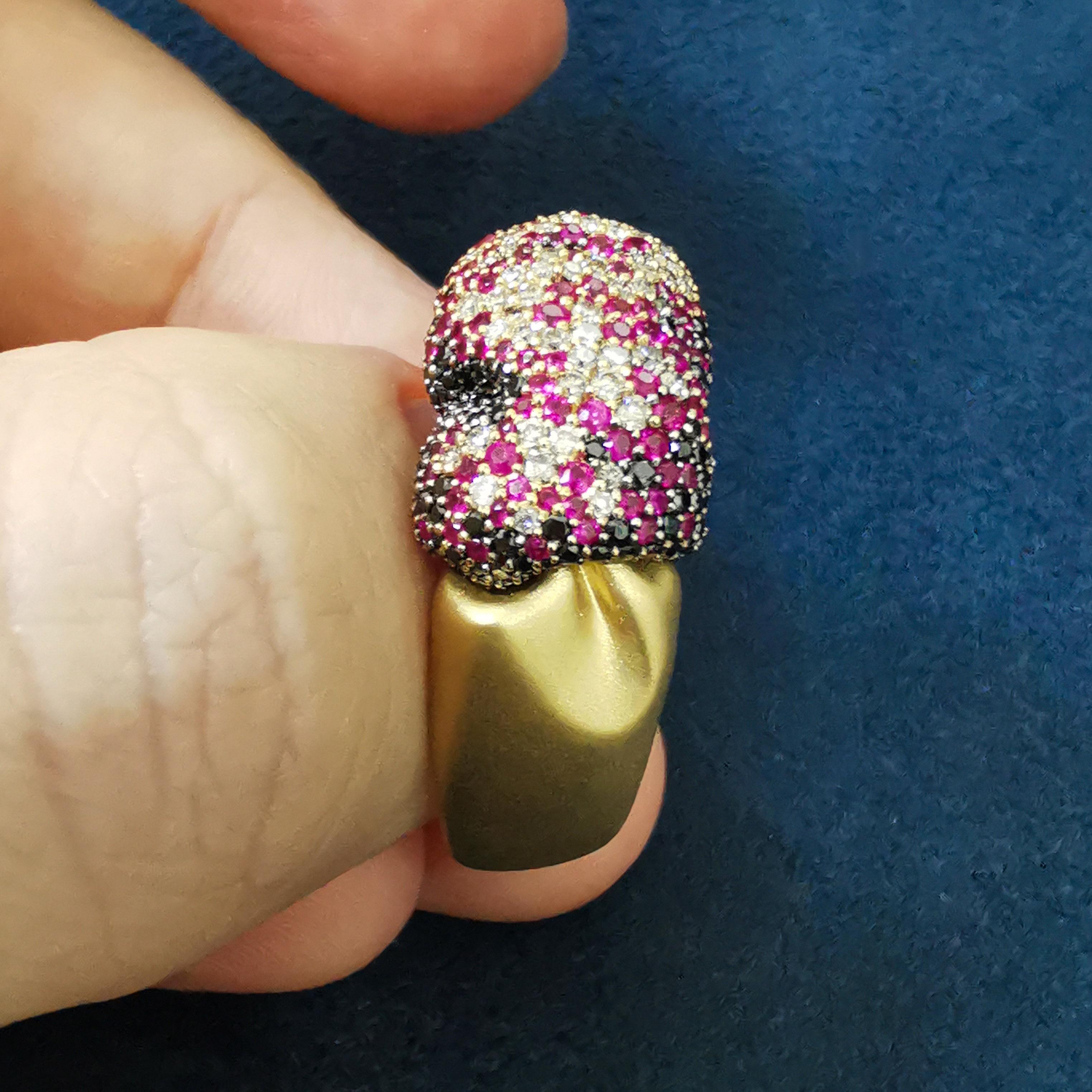 Champagne Diamonds Ruby Black Diamonds 18 Karat Yellow Gold Silk Ring In New Condition For Sale In Bangkok, TH