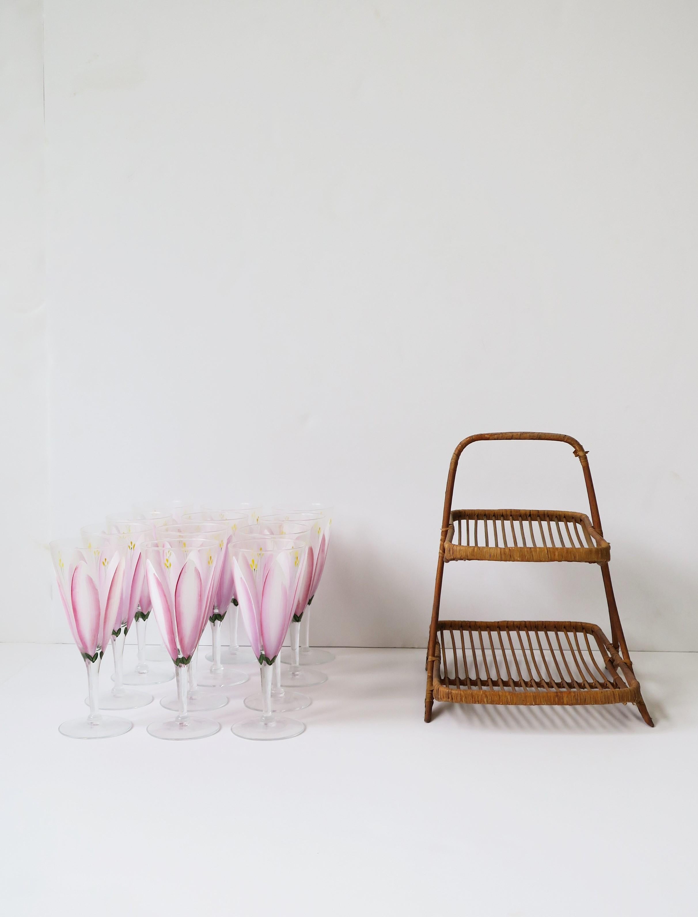 Champagne Flutes Glasses with Pink Tulip Flower Design, Set of 12 For Sale 4