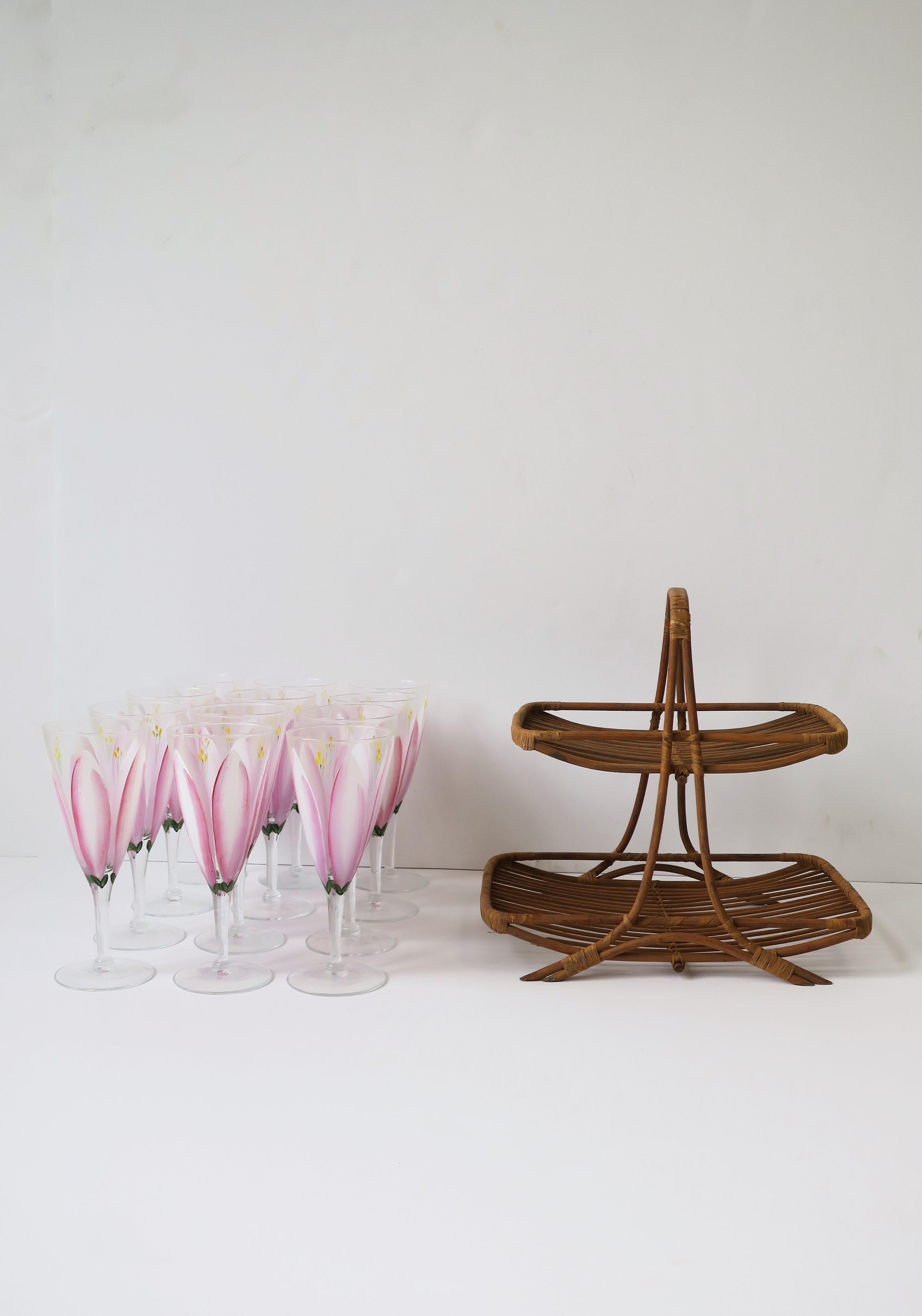 Champagne Flutes Glasses with Pink Tulip Flower Design, Set of 12 For Sale 5