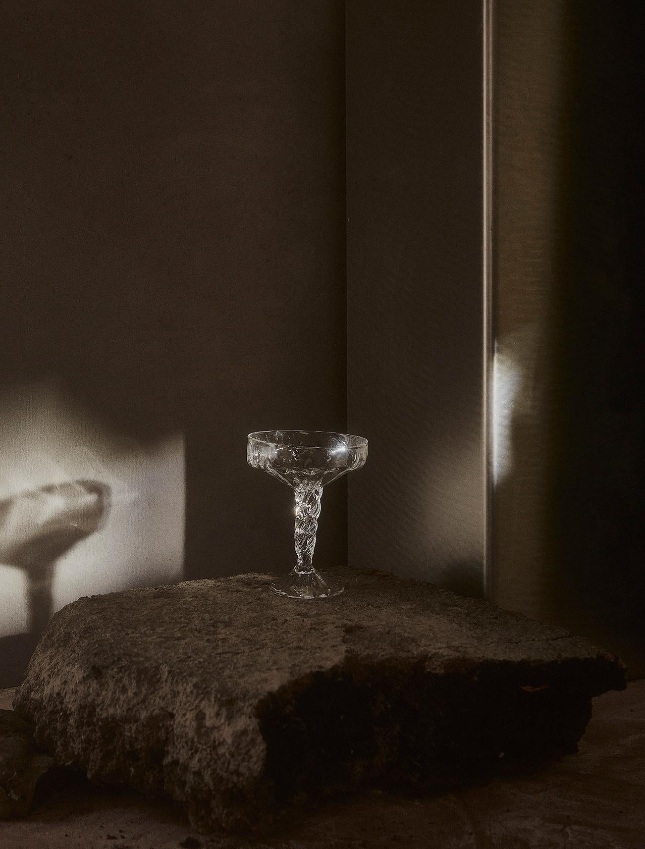 Fait main Verre à champagne, fabriqué à la main par Alexander Kirkeby en vente