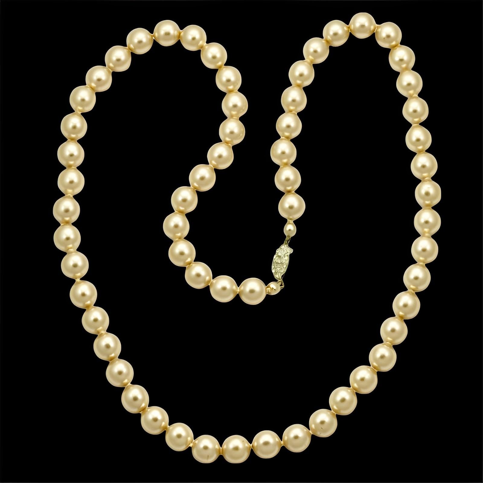Champagnerglas-Perlenkette mit Silberfarben- und Strassverschluss und Perlenkette im Angebot 2