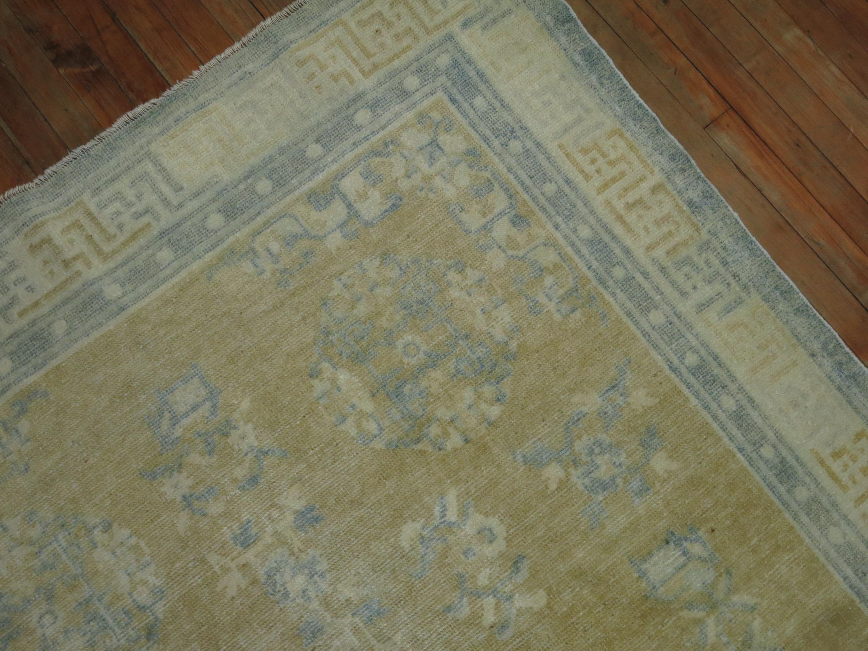 Champagne Mustard Soft Blue Chinese Rug In Good Condition For Sale In New York, NY