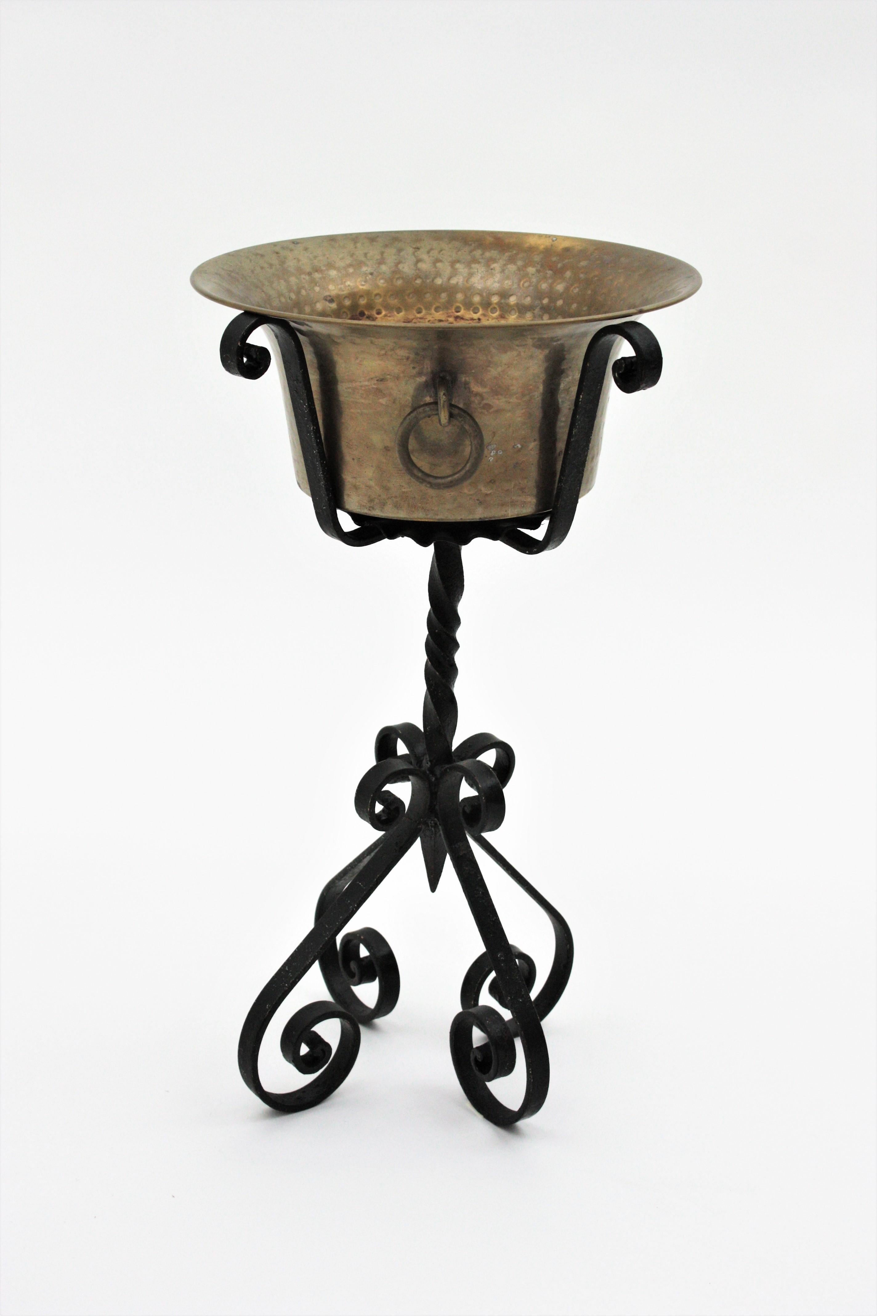 20th Century Wrought Iron and Brass Champagne Wine Cooler Standing Ice Bucket For Sale