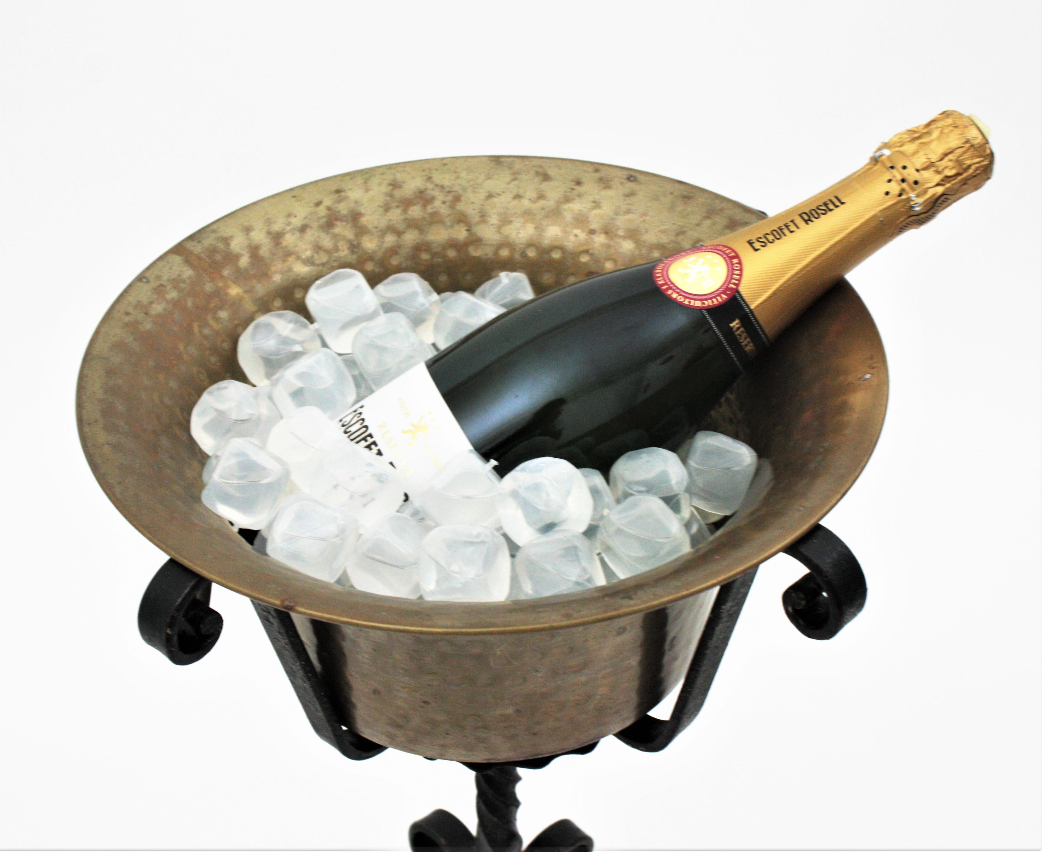 Schmiedeeisen und Messing Champagner Weinkühler Standing Ice Bucket im Angebot 6