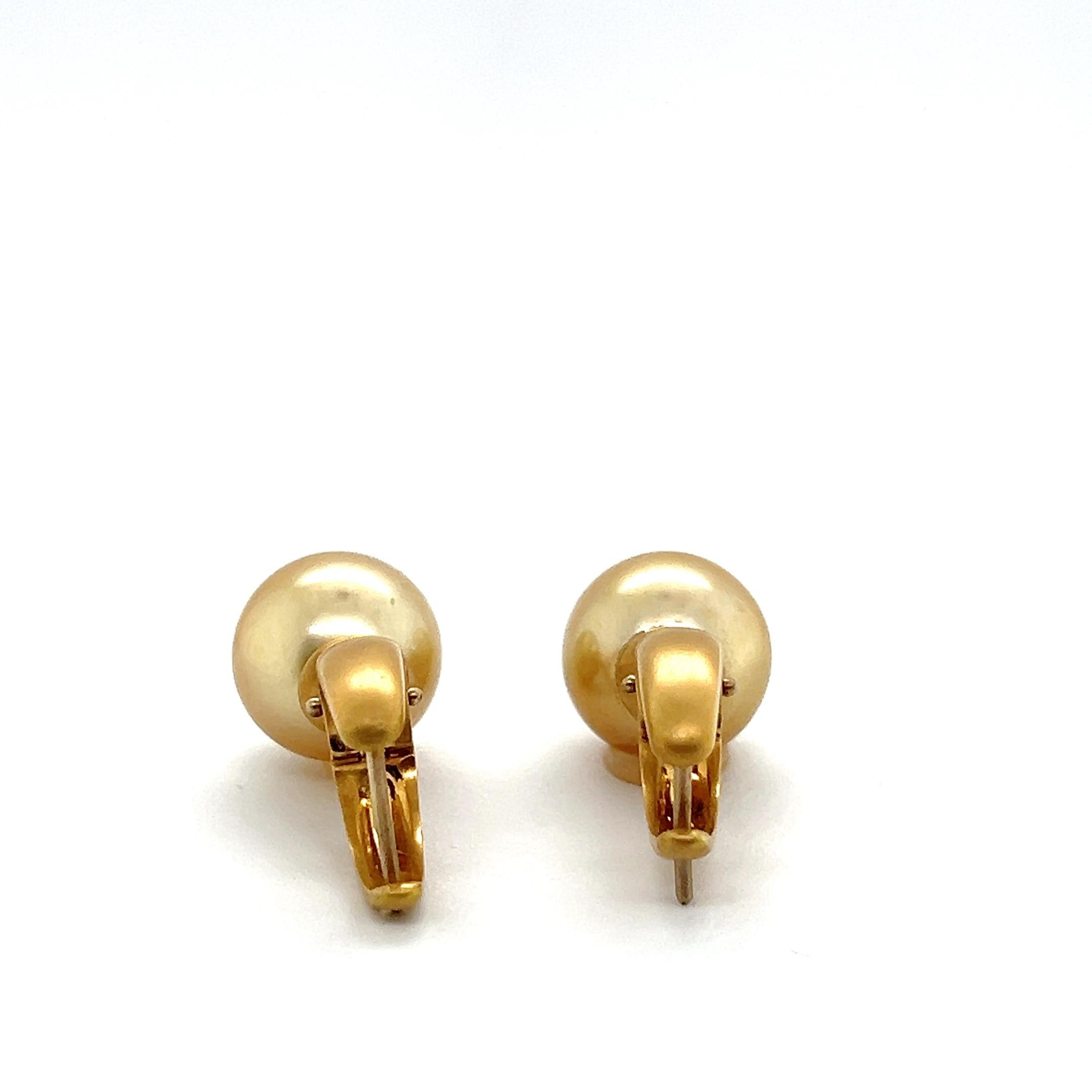 Champagne Pearl and Yellow Gold Earrings For Sale 4