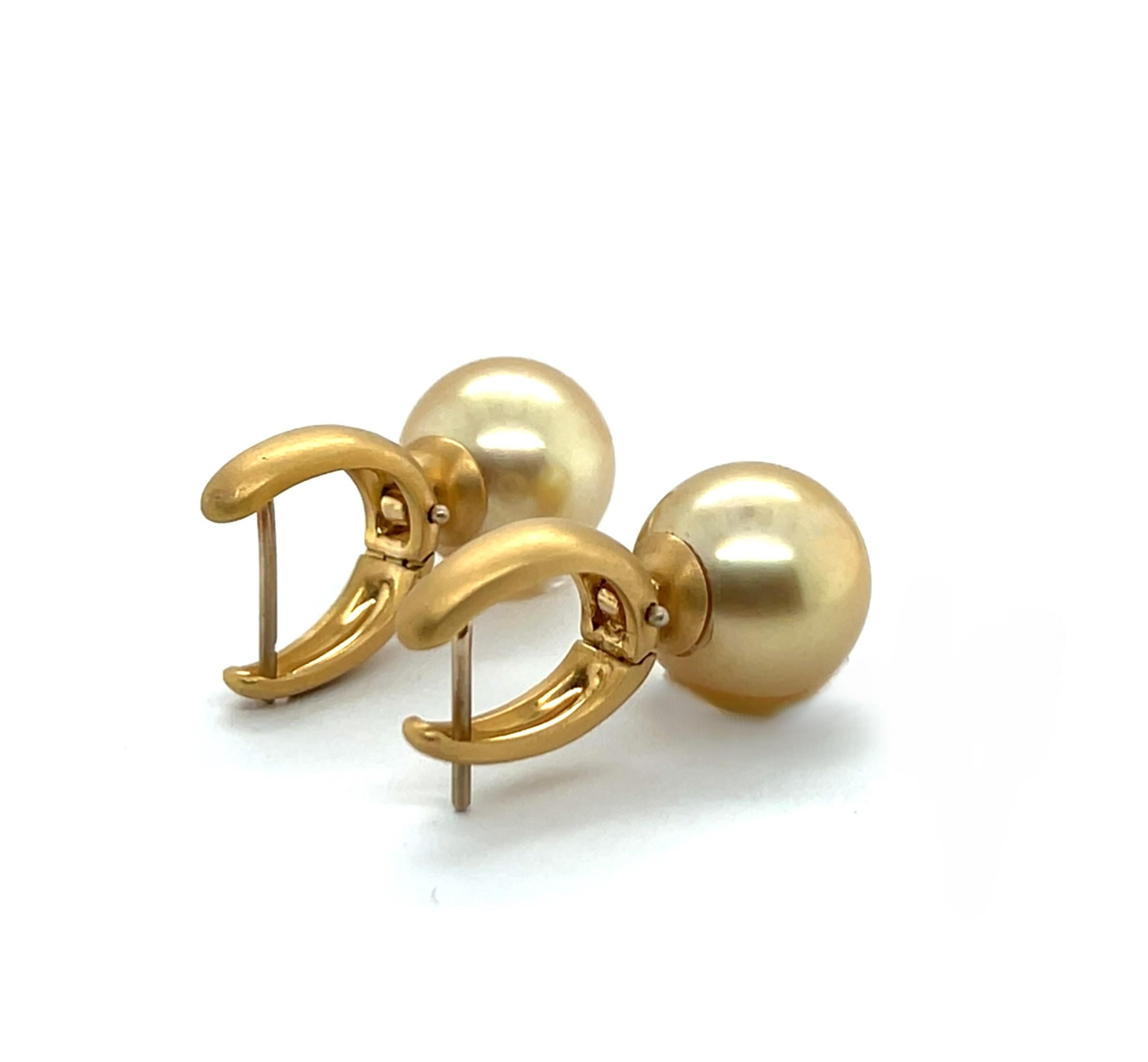 Contemporary Champagne Pearl and Yellow Gold Earrings For Sale