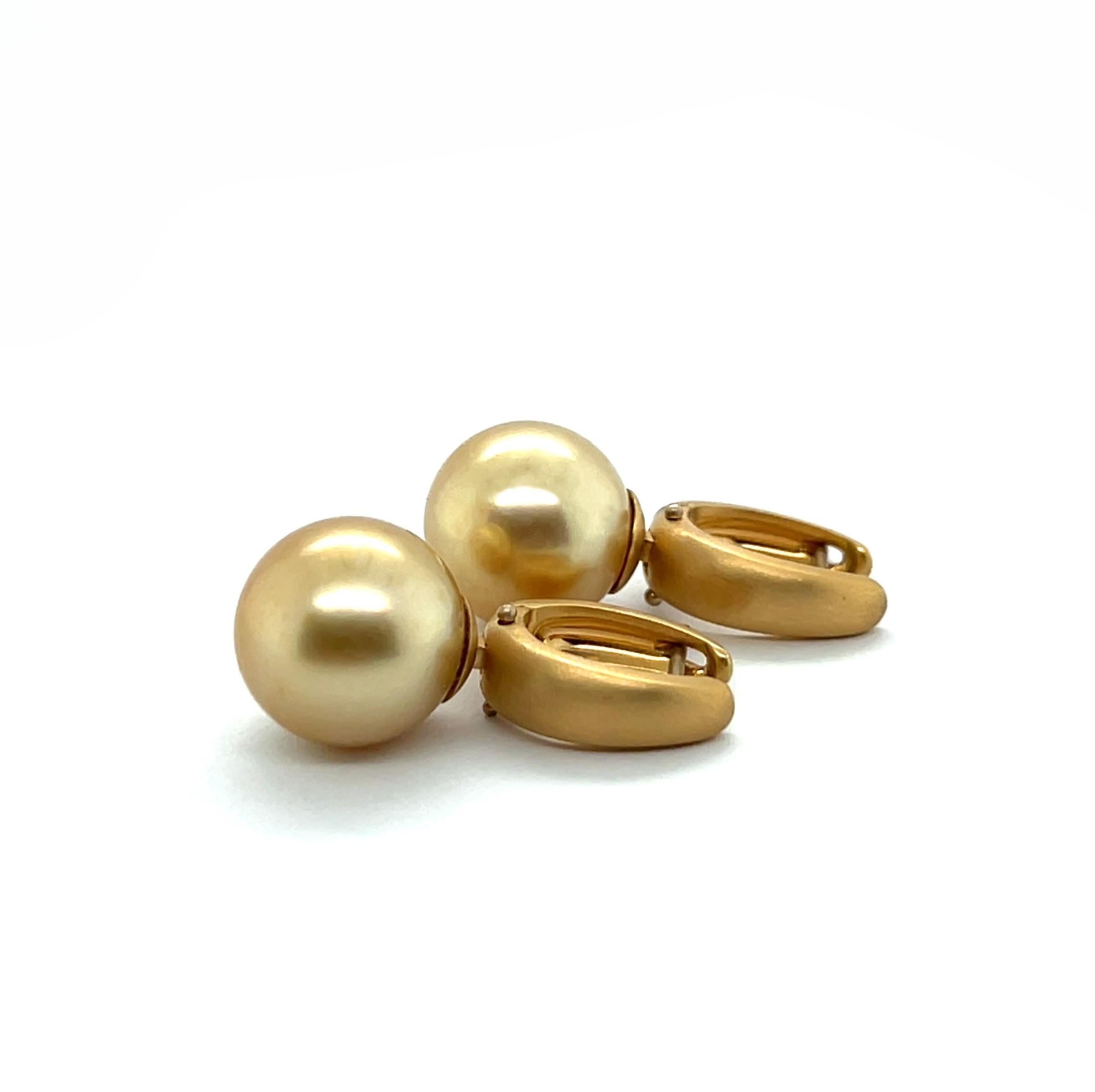 Round Cut Champagne Pearl and Yellow Gold Earrings For Sale